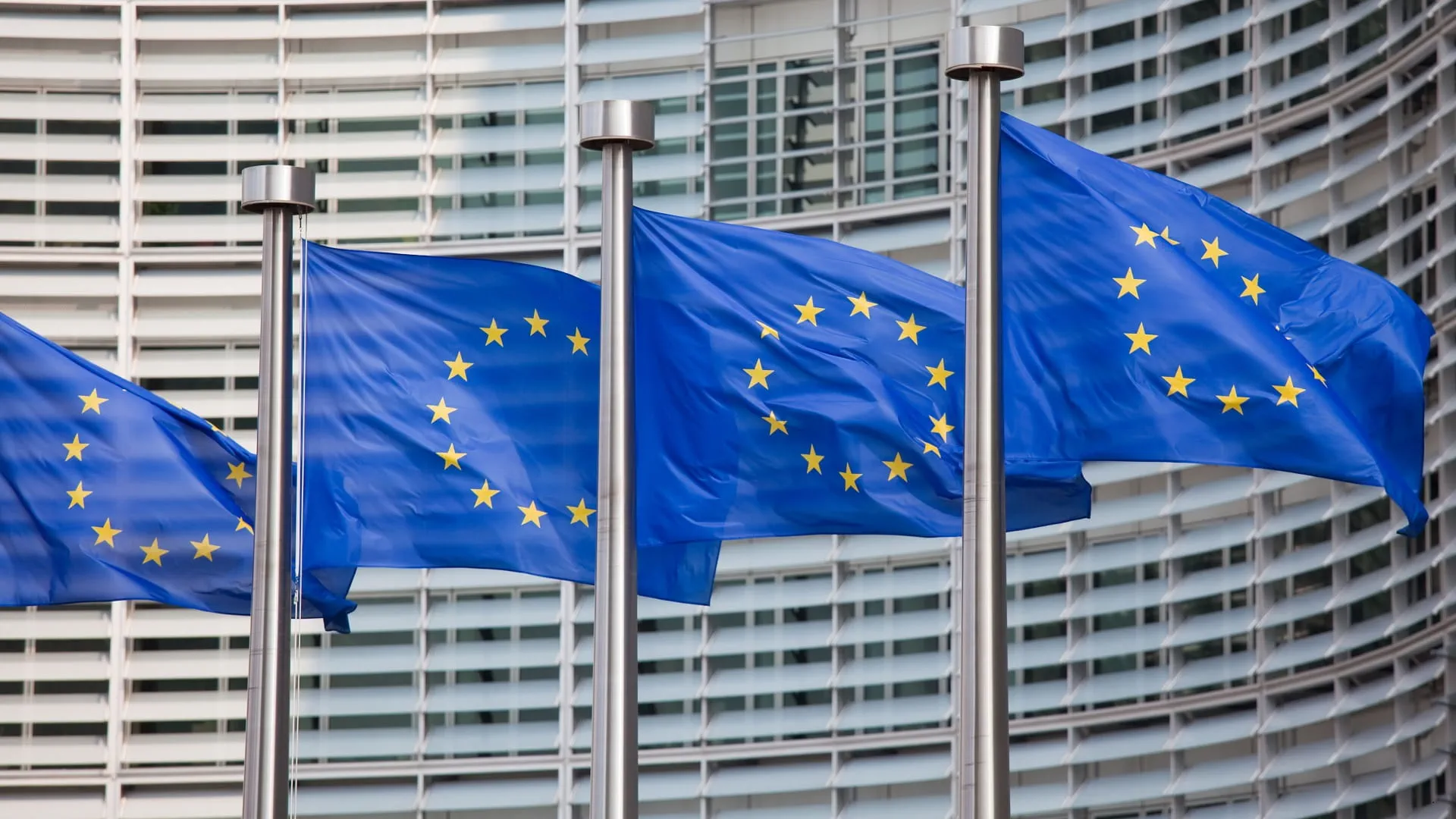 EU calls on airlines to avoid Lebanese, Israeli airspace in Oct.