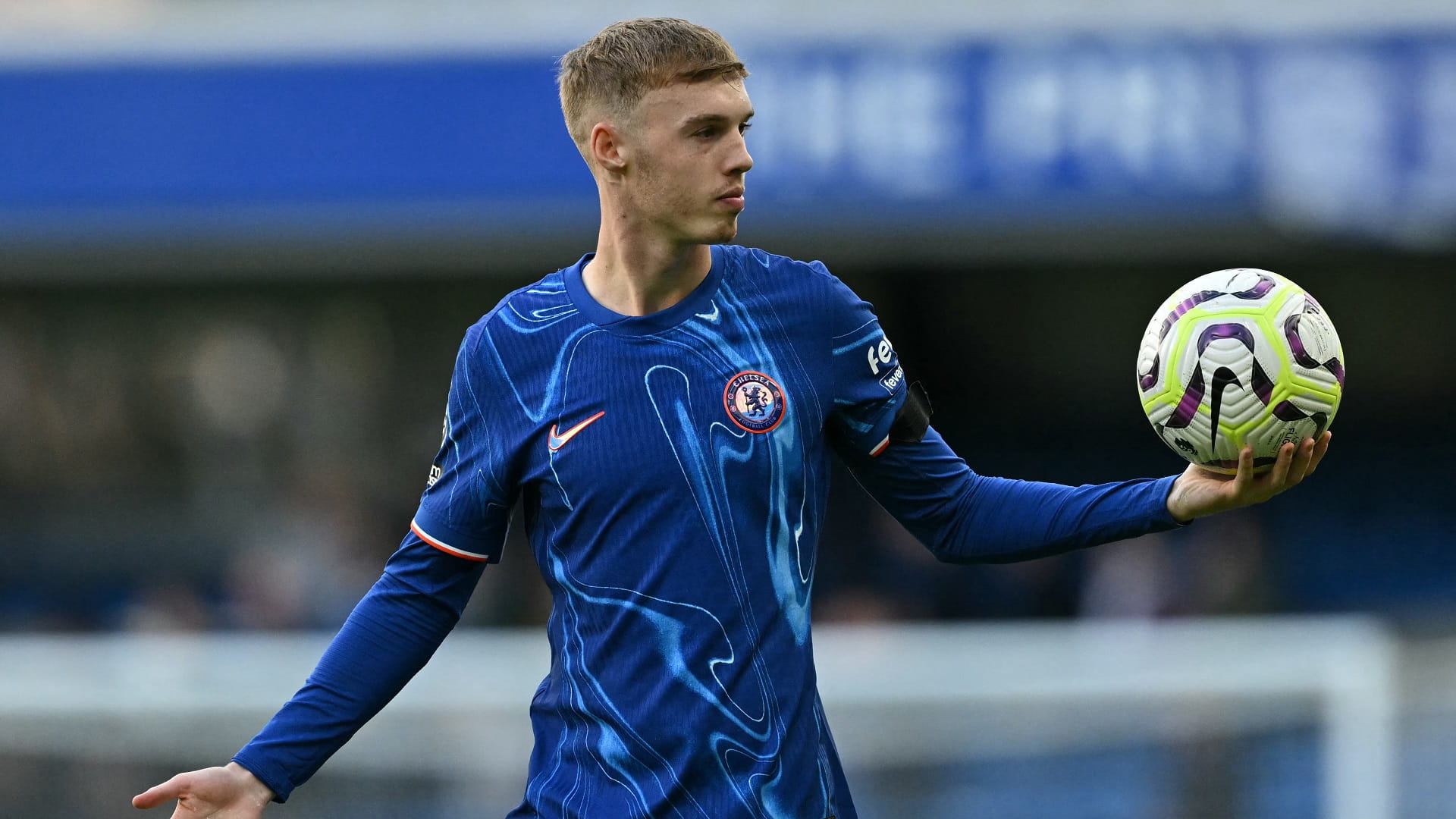 Palmer scores four as Chelsea defeats Brighton 4-2