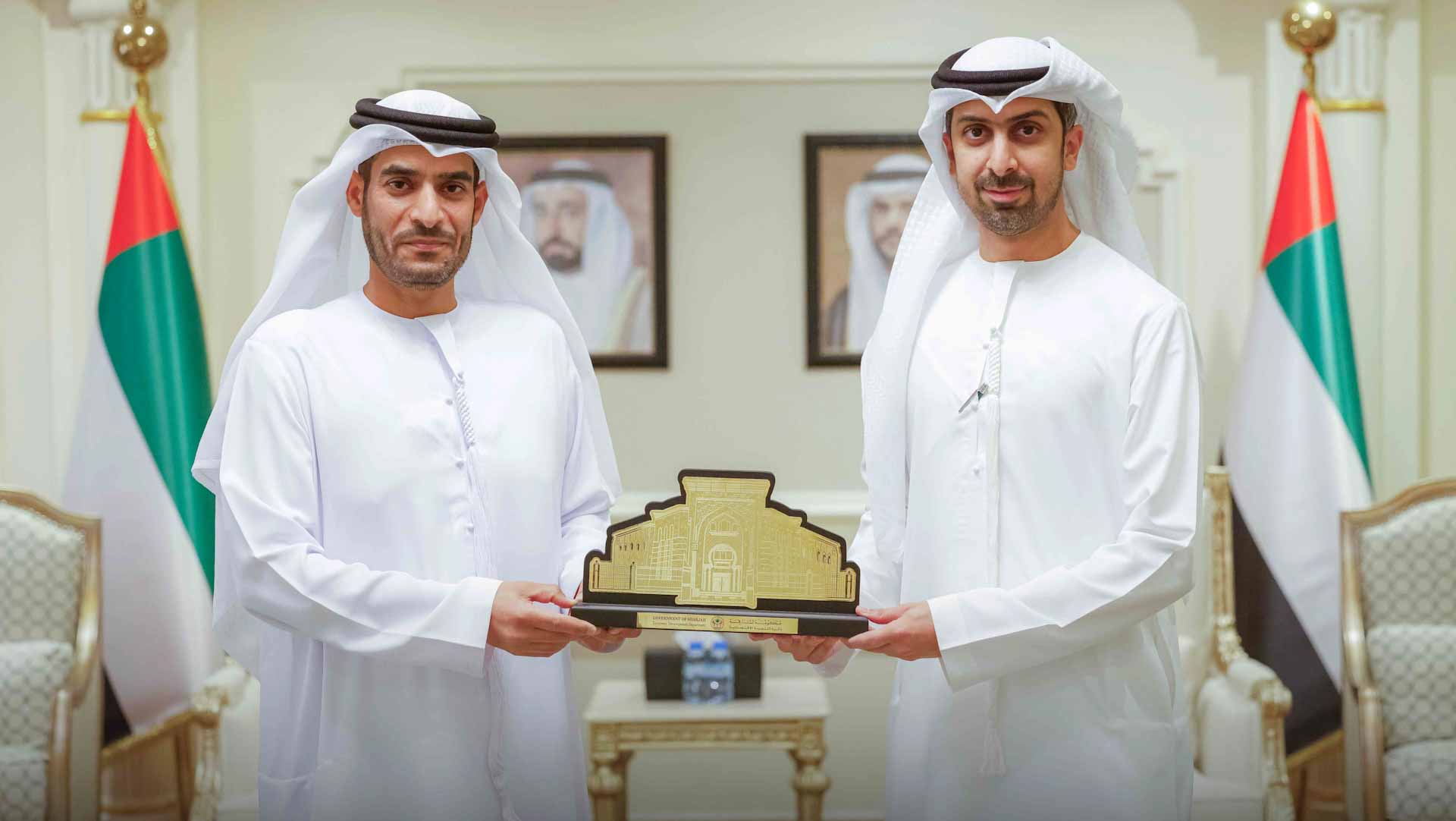 اقتصادية وبلدية الشارقة تبحثان سبل تعزيز مجالات التعاون المشترك 