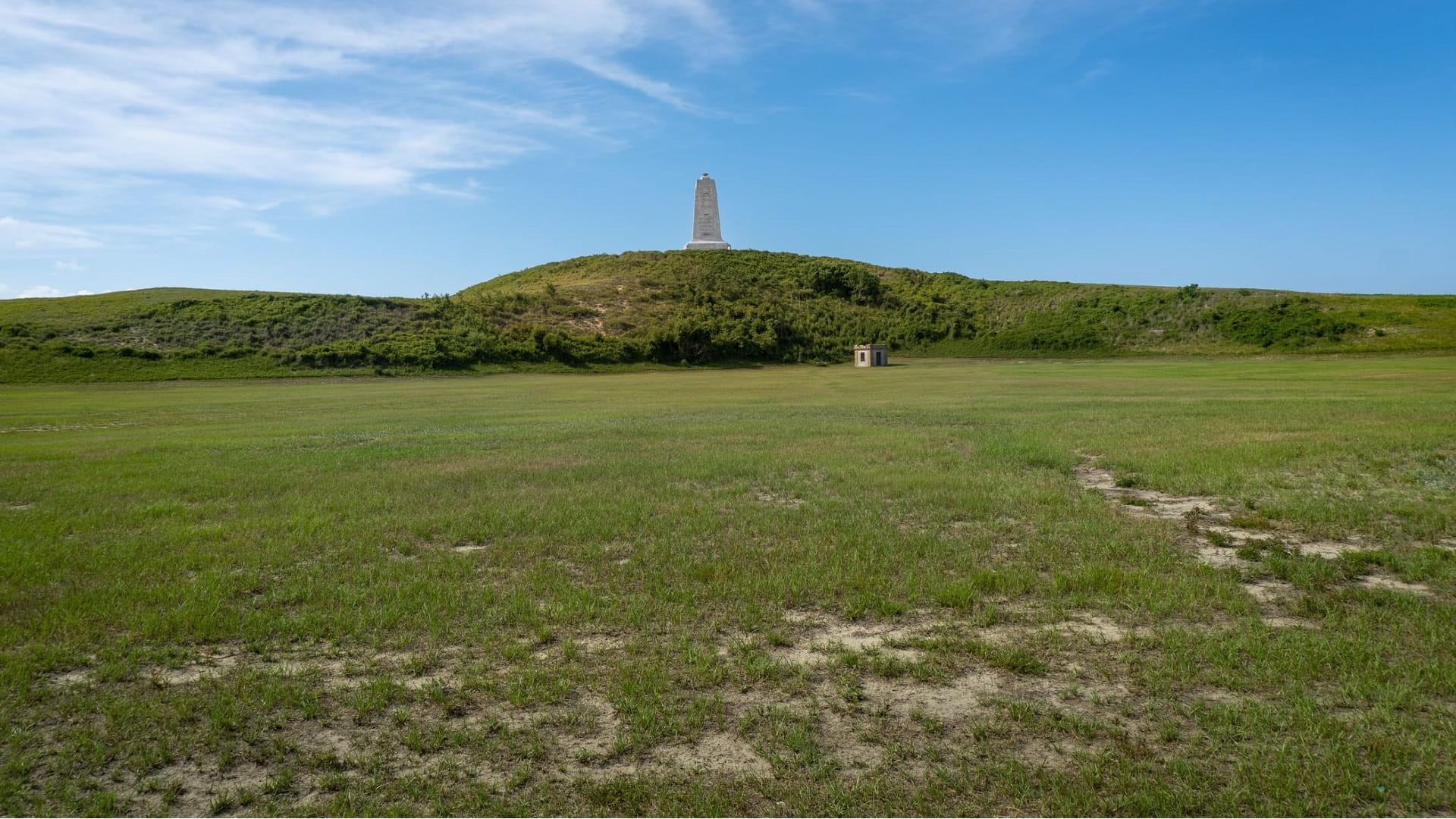 Multiple fatalities reported following plane crash in N. Carolina