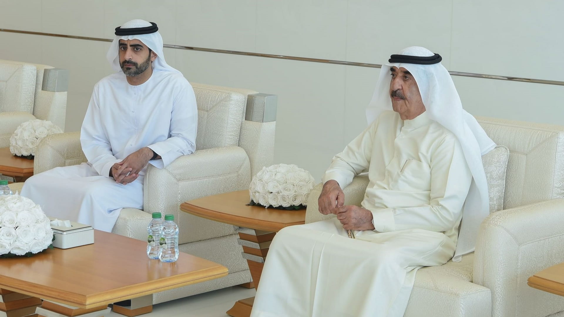 حاكم أم القيوين يتقبل تعازي سالم بن عبد الرحمن بوفاة حصة الشامسي 