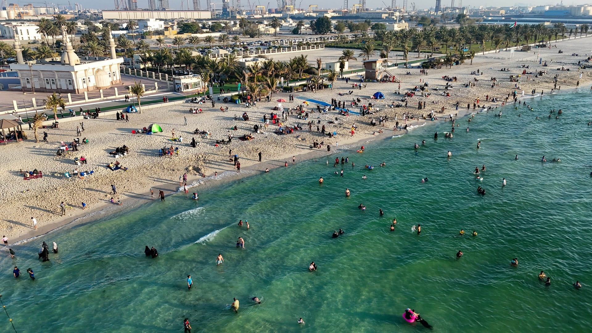 Al Hamriyah Beach attracts 28,685 visitors during Eid amidst joy 
