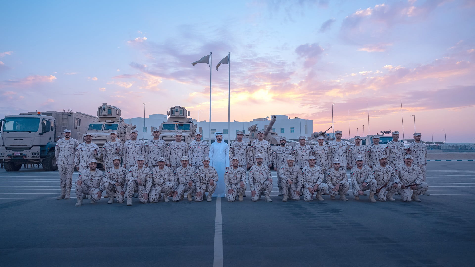 حمدان بن محمد يشيد بإنجازات وجاهزية وكفاءة قيادة قوات الاحتياط 