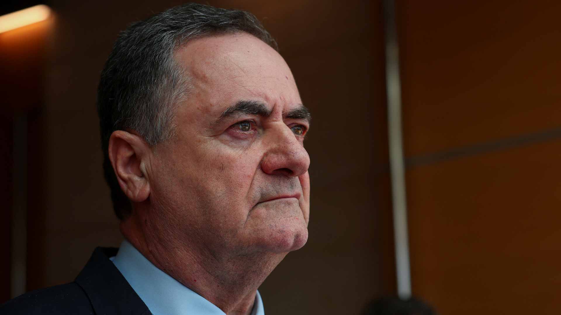 وزير الدفاع الإسرائيلي يعلن توسيع العملية العسكرية في غزة 