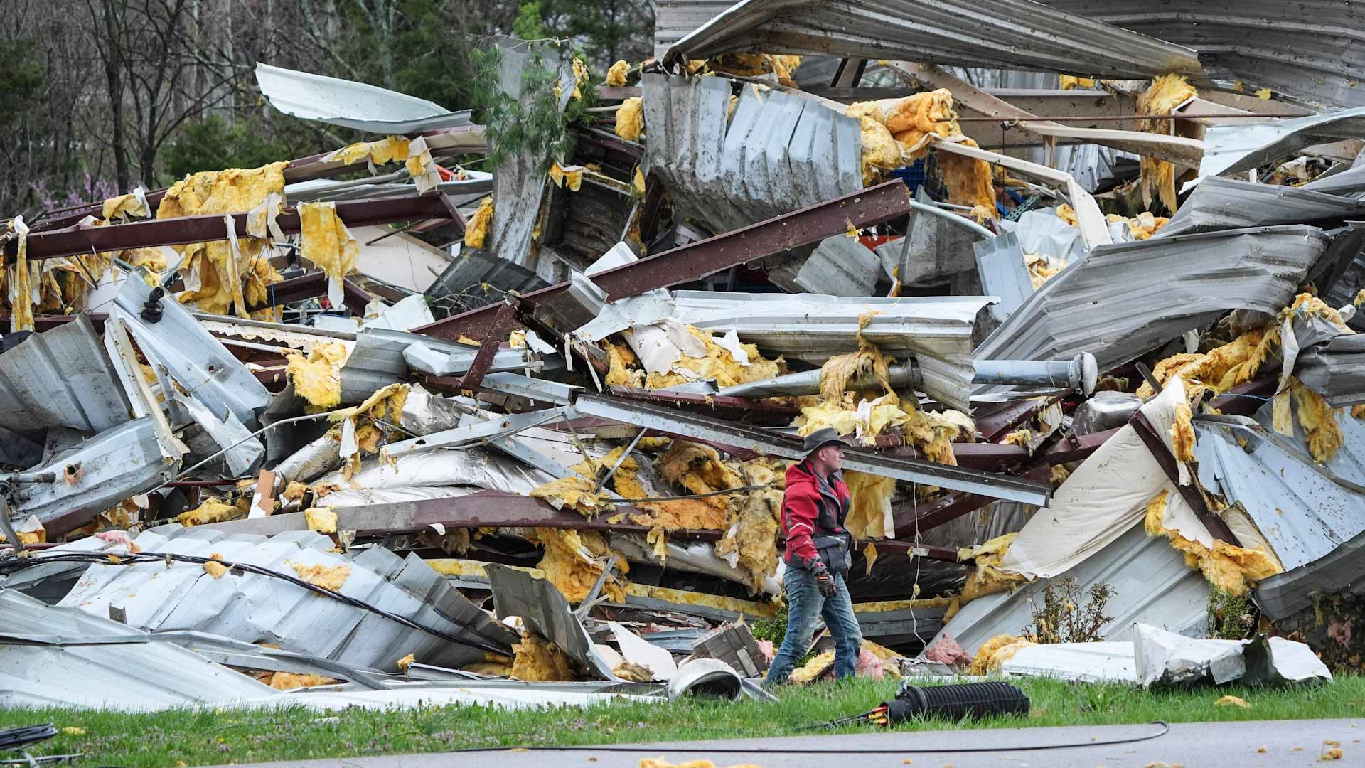 Seven killed as thunderstorms, tornadoes rip through US states