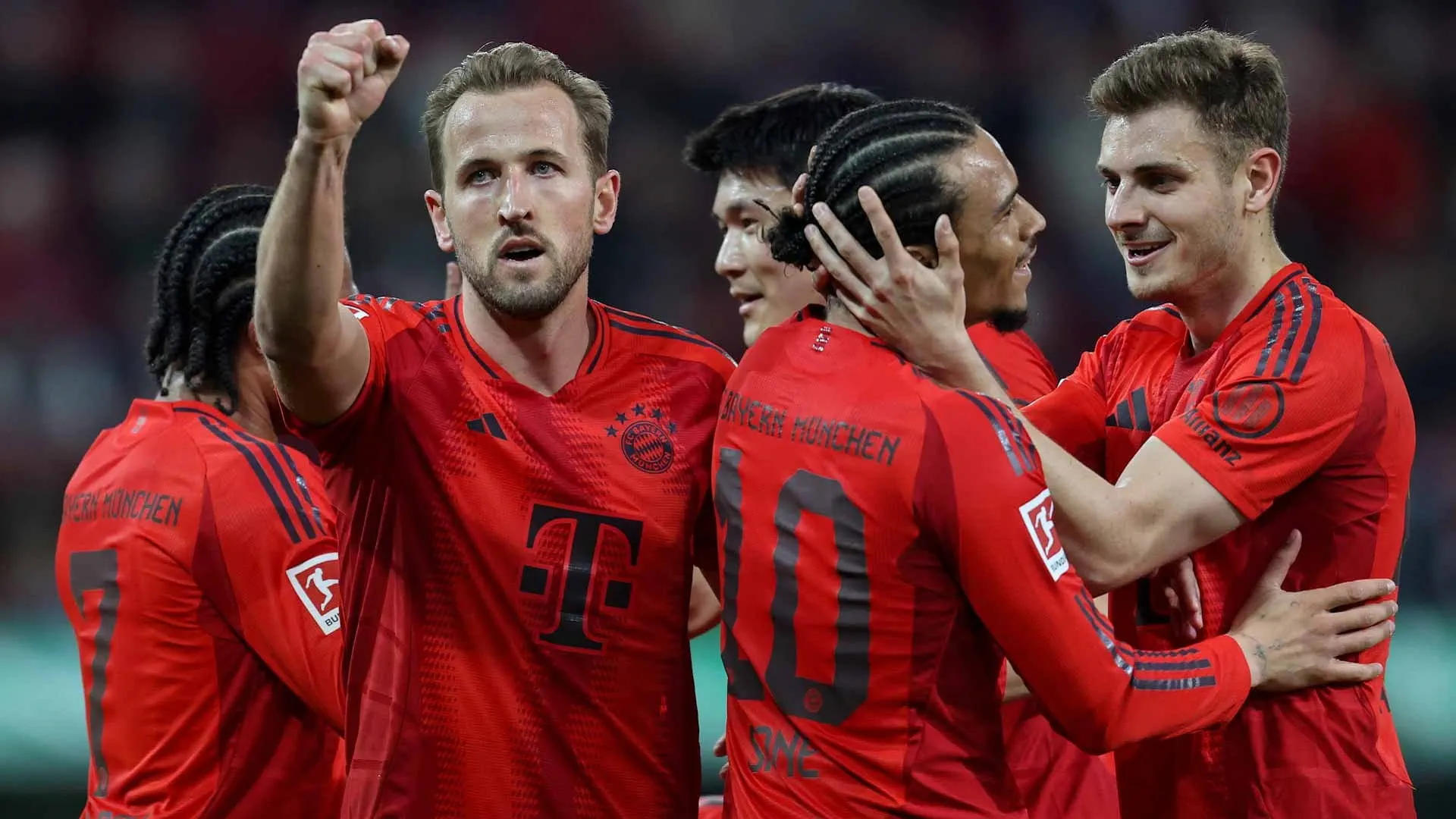 Bayern Munich dominates Augsburg in Bundesliga 