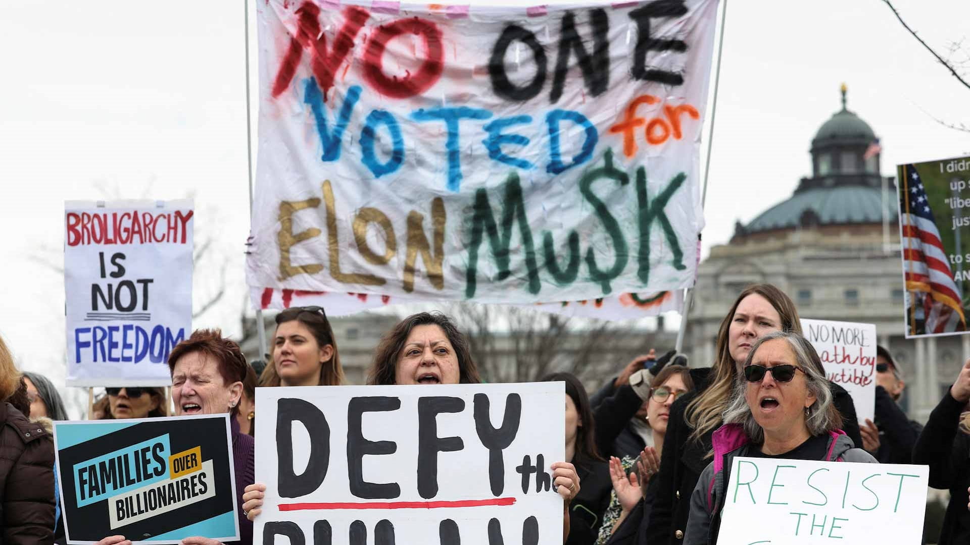 معارضو ترامب يستعدون لاحتجاجات على مستوى البلاد 