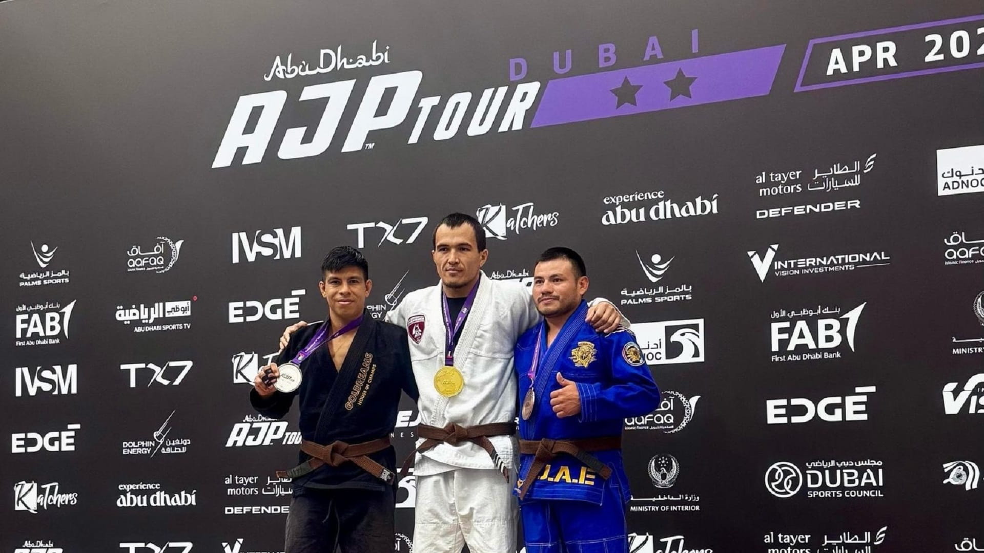 ذهبيتان وبرونزيتان لـ "عنابي" الجوجيتسو في جولة دبي الدولية 