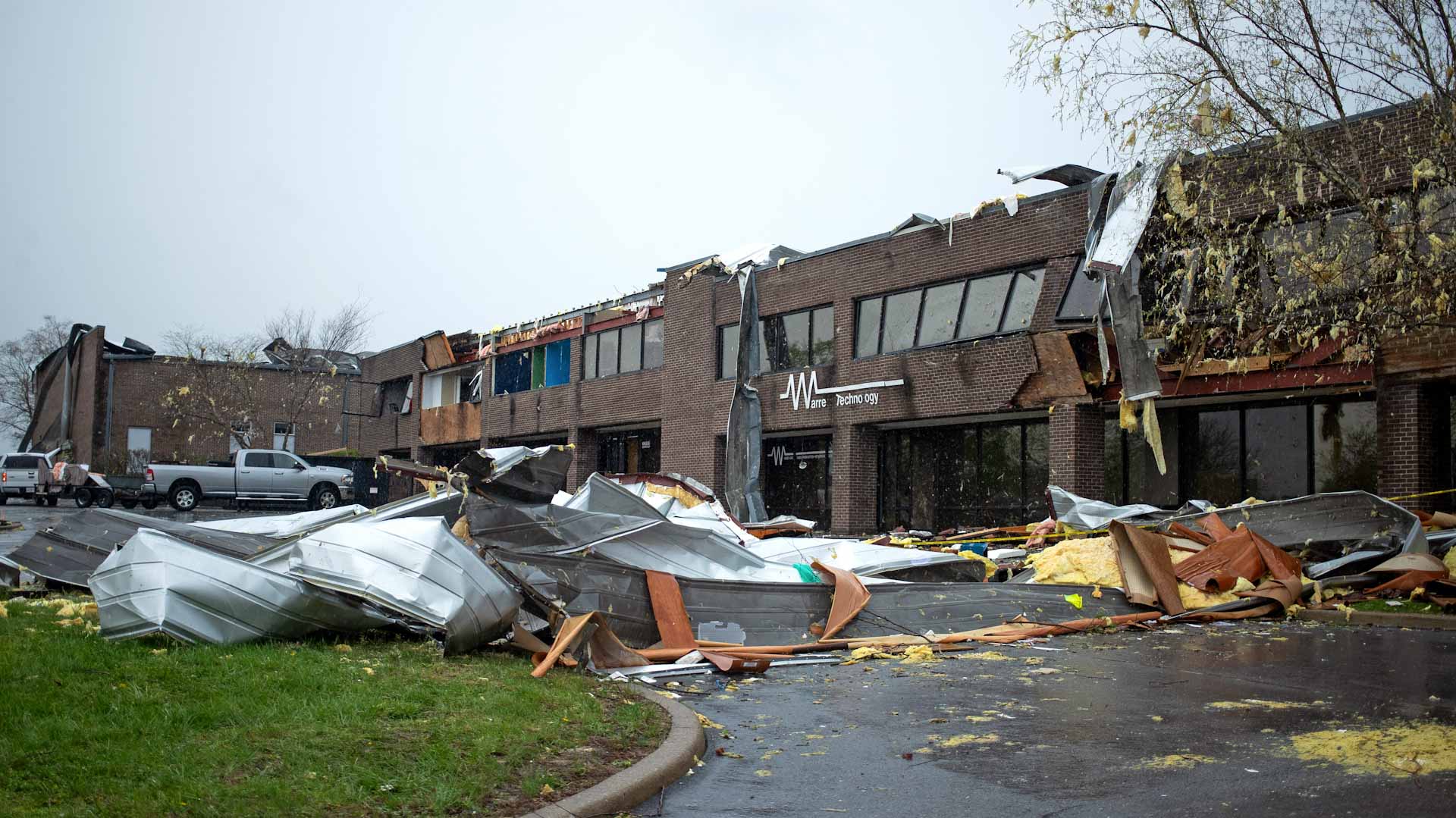  عواصف وفيضانات تودي بحياة 16 شخصاً على الأقل في الولايات المتحدة