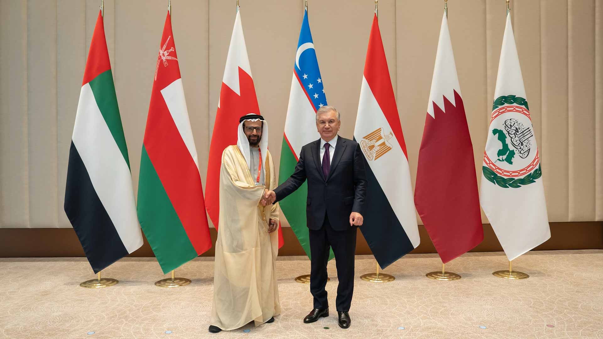 رئيس أوزبكستان يستقبل علي النعيمي ورؤساء البرلمانات الخليجية 