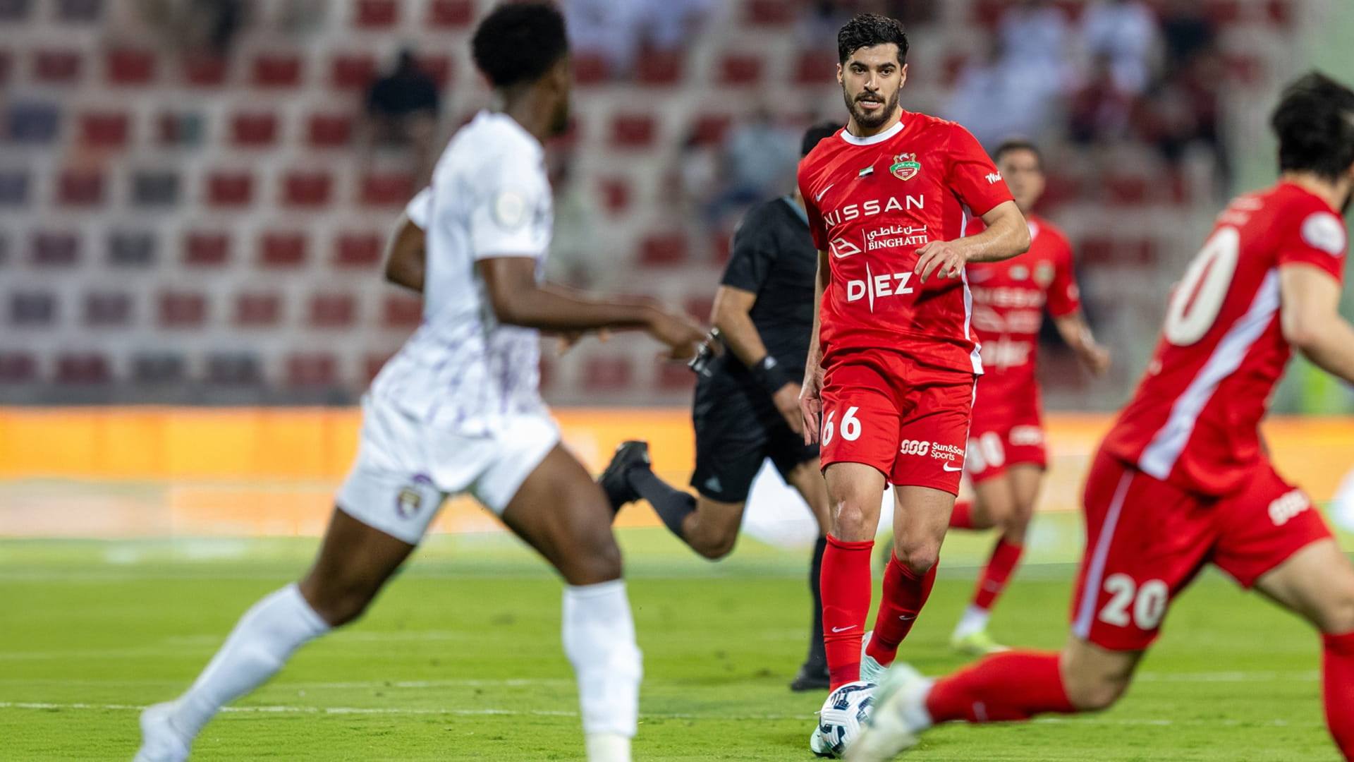 التعادل السلبي يحسم قمة شباب الأهلي والعين في دوري أدنوك للمحترفين