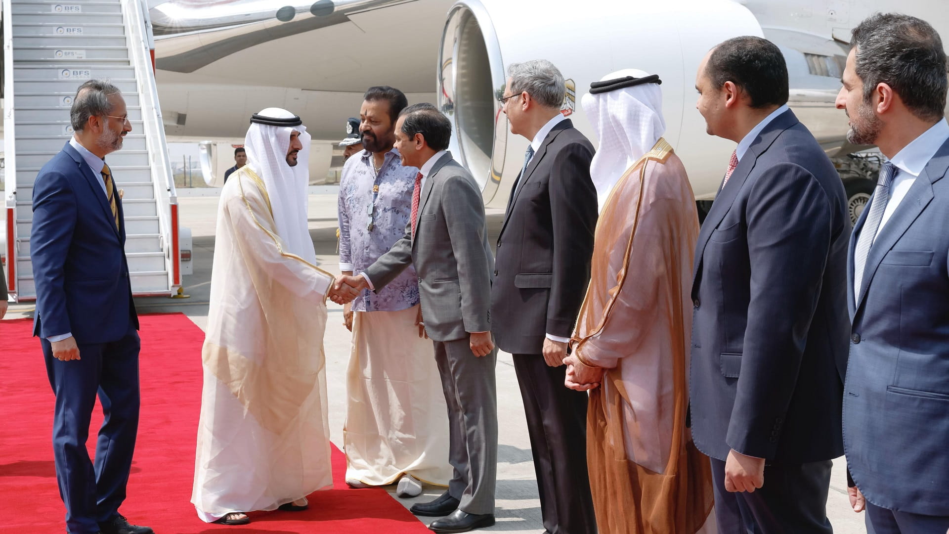 حمدان بن محمد يصل نيودلهي في بداية زيارته الرسمية إلى الهند