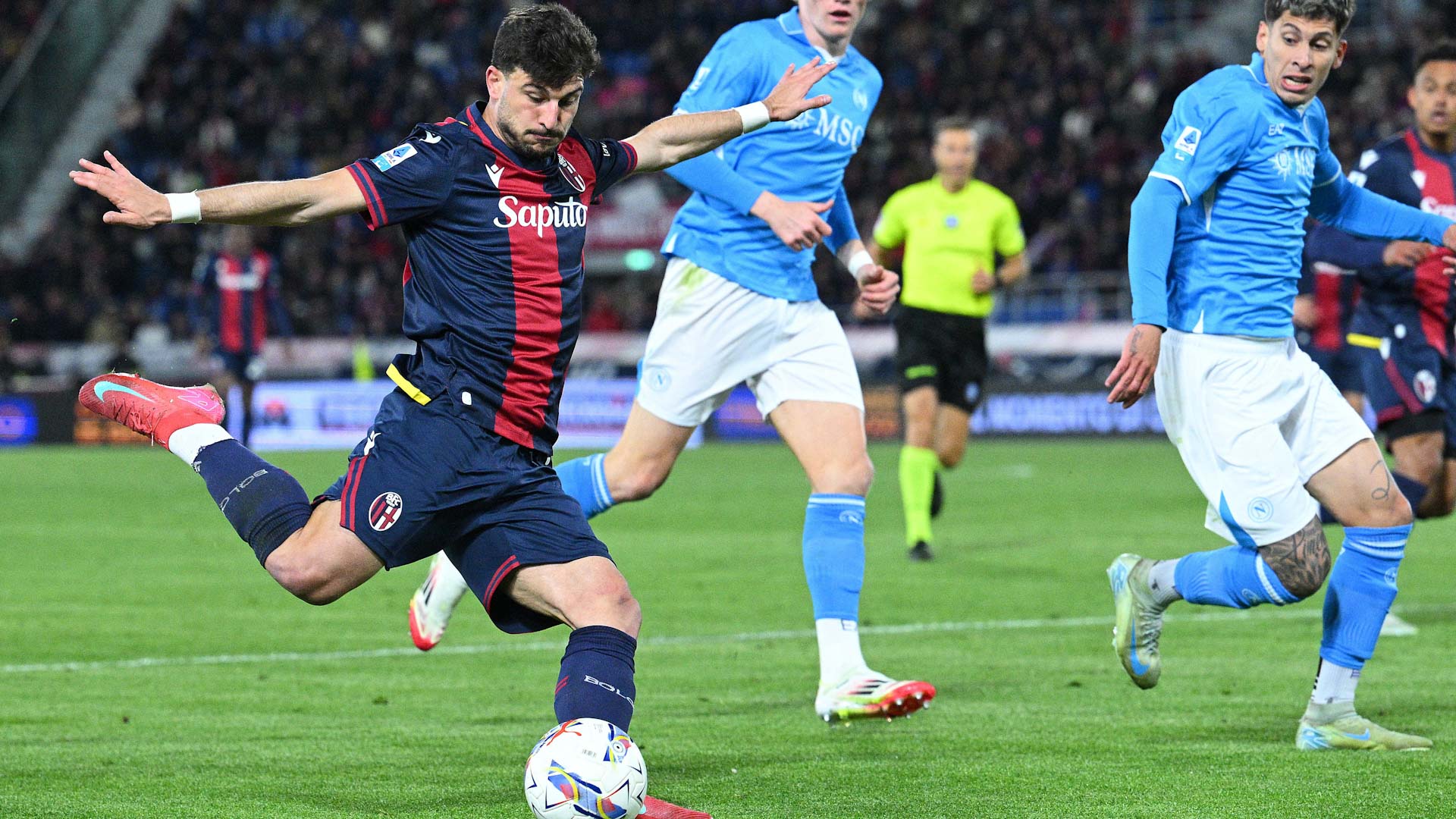 صورة بعنوان: نابولي يسقط بفخ التعادل أمام بولونيا في الدوري الإيطالي  