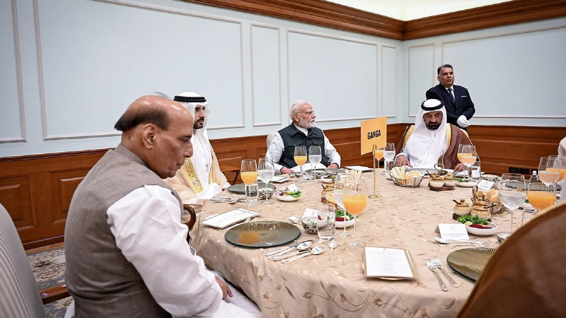 Hamdan bin Mohammed attends luncheon hosted by Indian PM 