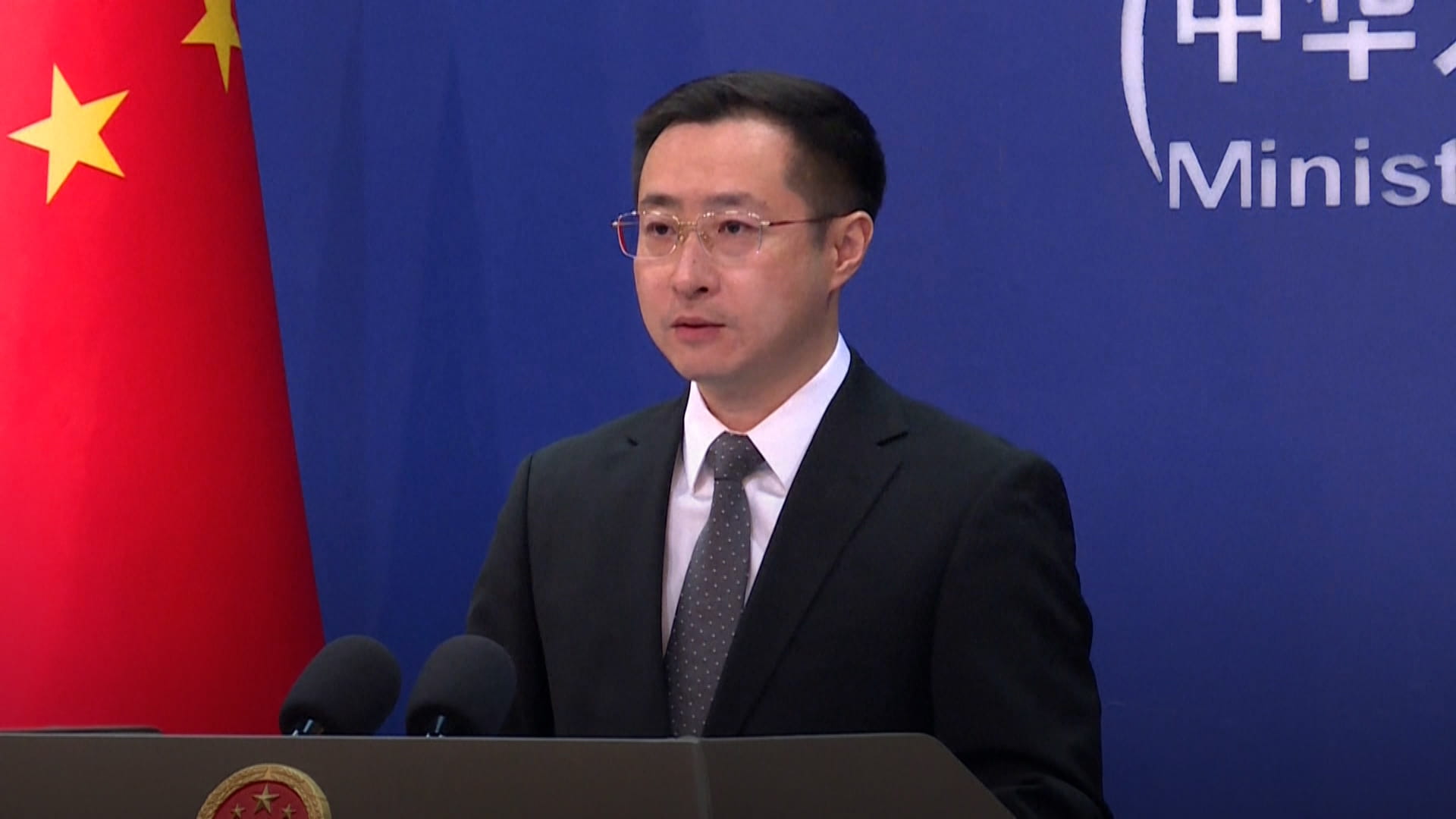 بتحدٍ كبير.. الصين ستقاتل حتى النهاية مع استمرار حرب رسوم ترامب 