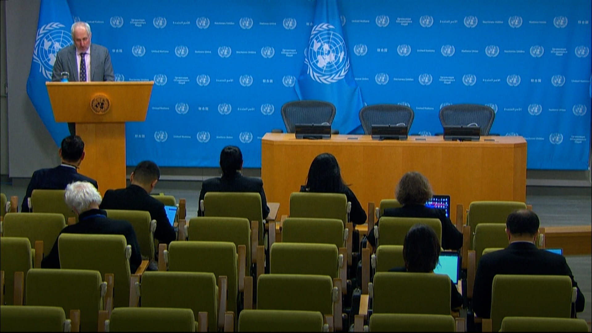 إضافة للجوع والحرب.. الحصار يدفع غزة إلى حافة الانهيار 