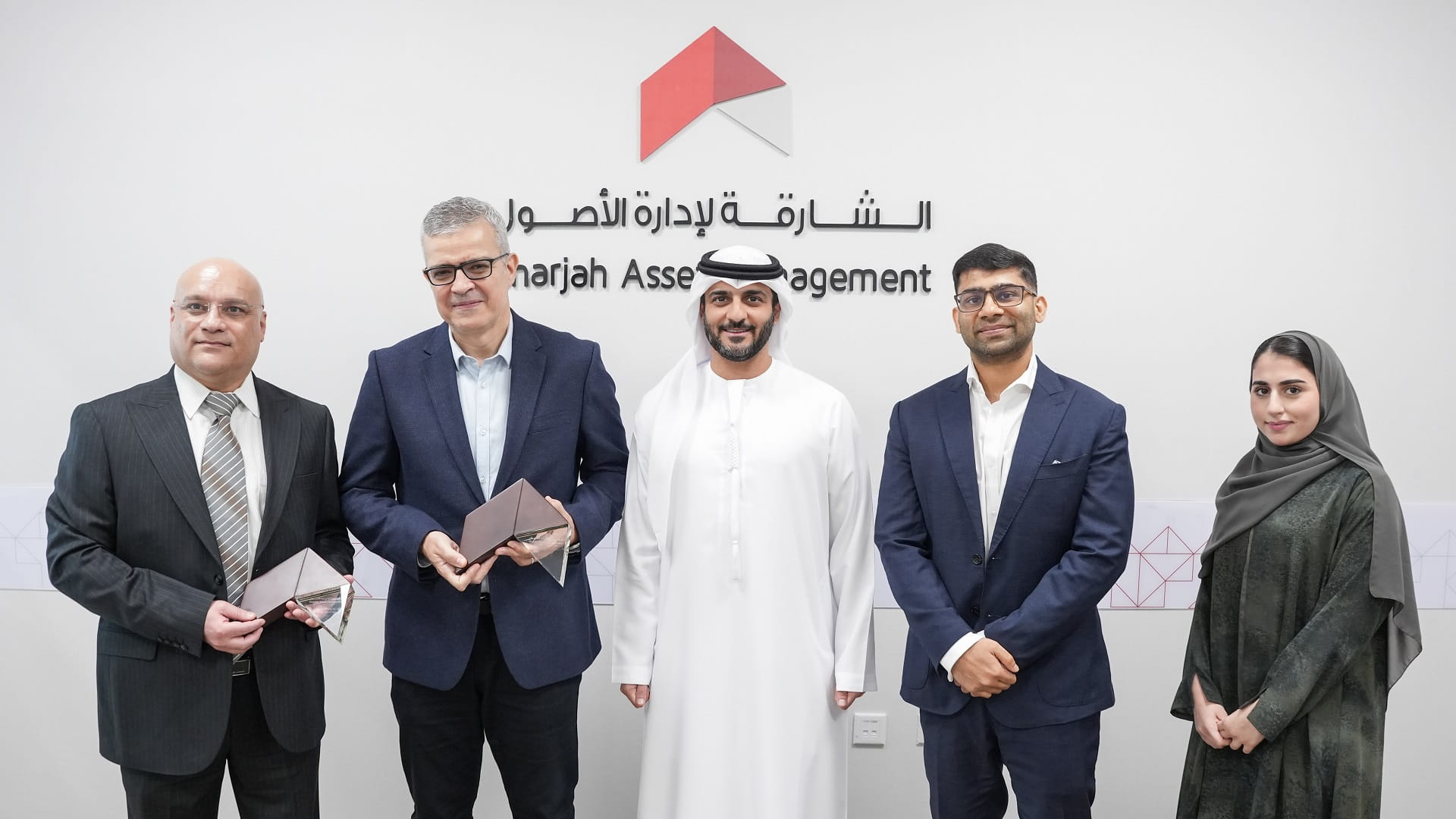 Sharjah Asset Management honours AUS professors 