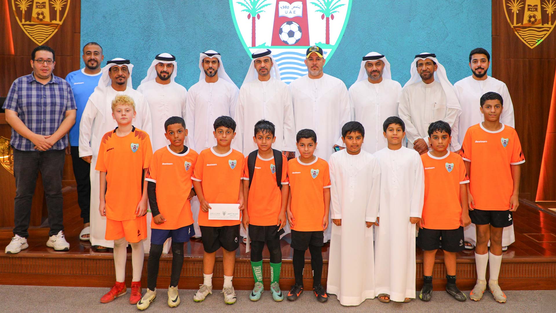 صورة بعنوان: نادي دبا الحصن يكرم أولياء أمور اللاعبين ونجوم فريق تحت 11 سنة  
