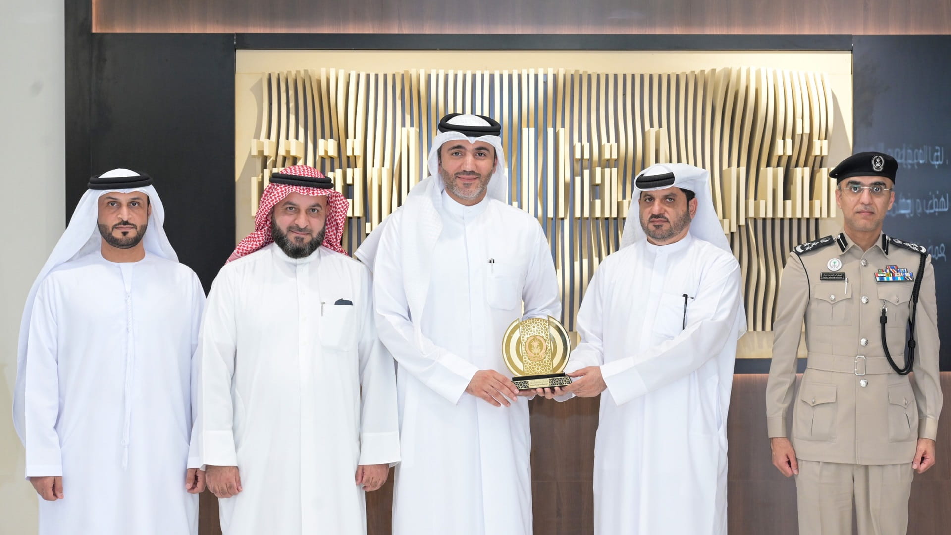 اجتماع تنسيقي بين الشرطة و"الموانئ والجمارك" بالشارقة 