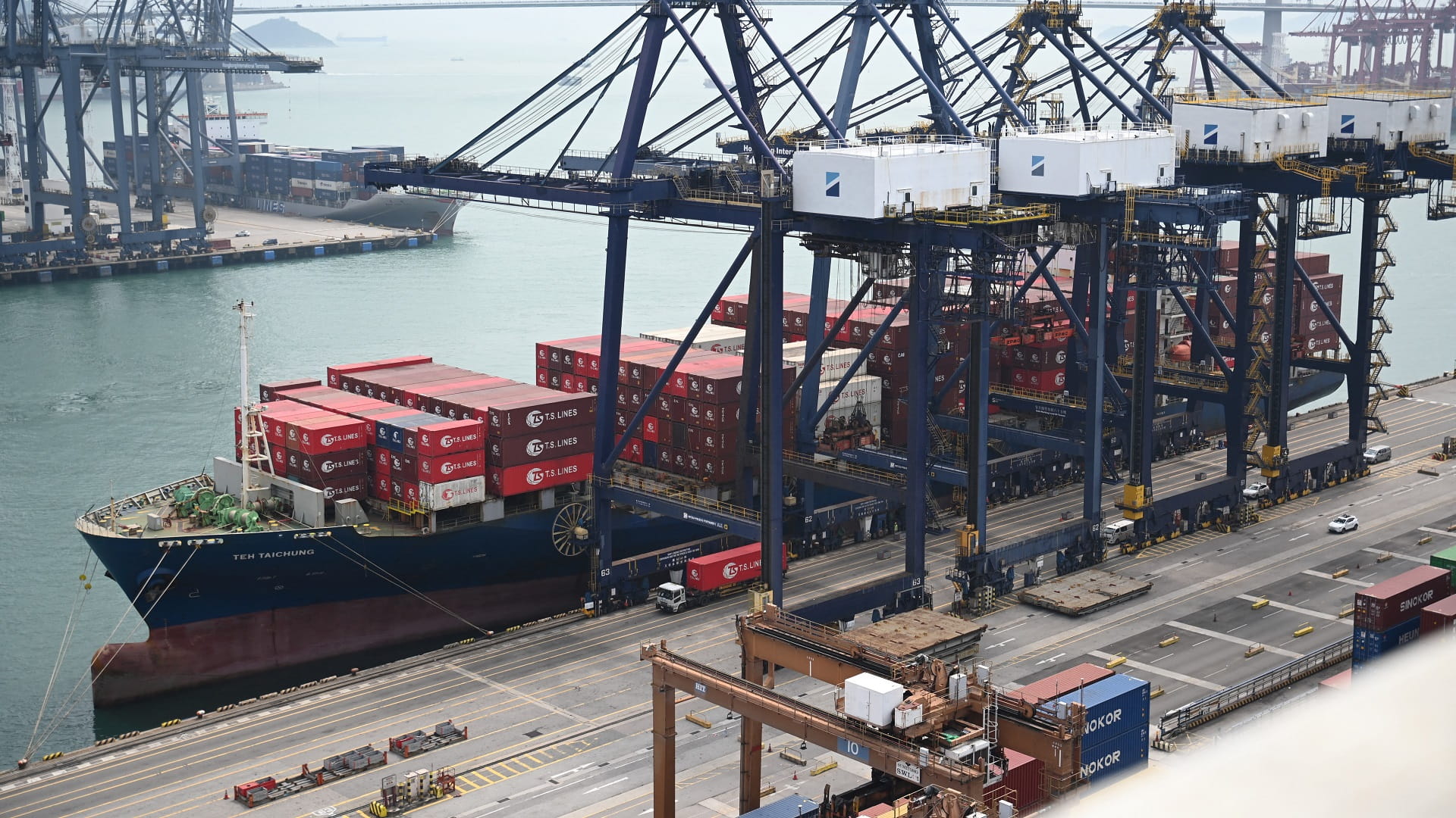 China raises tariffs on US goods to 125% in escalating trade war