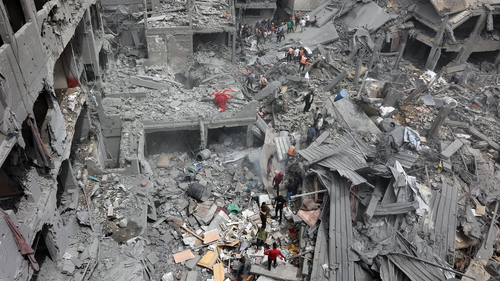 21 شهيداً و64 جريحاً خلال 24 ساعة في قطاع غزة 