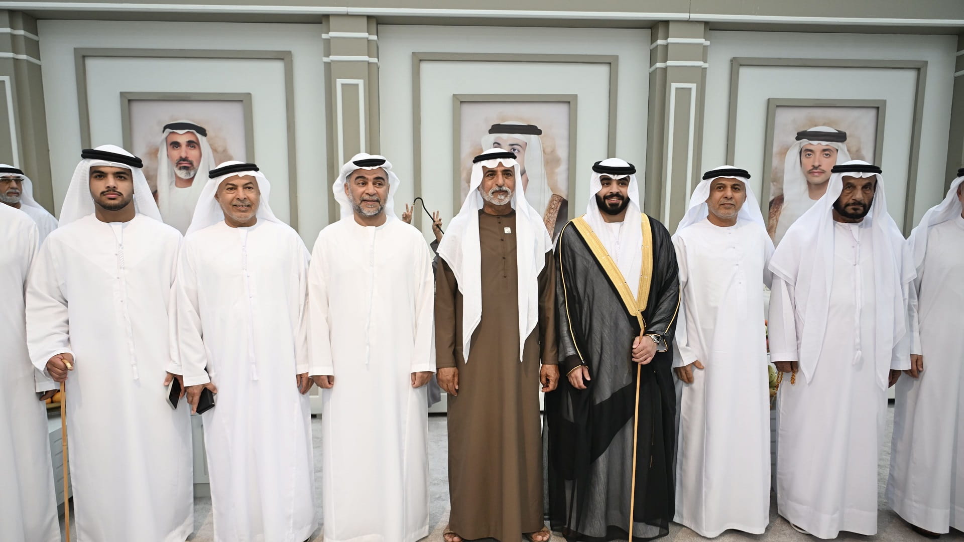 نهيان بن مبارك يحضر أفراح البلوشي والظاهري في العين 