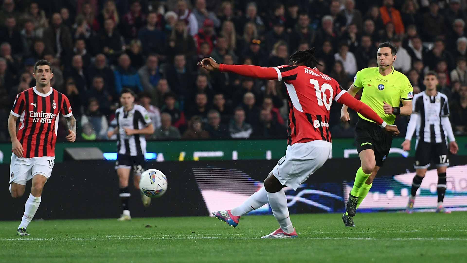 ميلان يعود لسكة الانتصارات في الدوري الإيطالي 