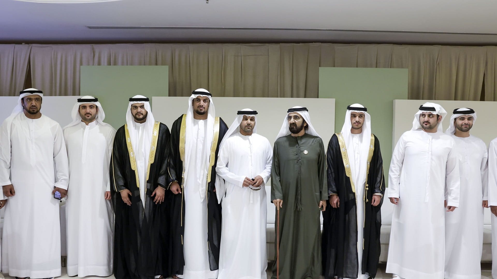 محمد بن راشد يحضر أفراح بن غدير وملهوف والمقعودي 