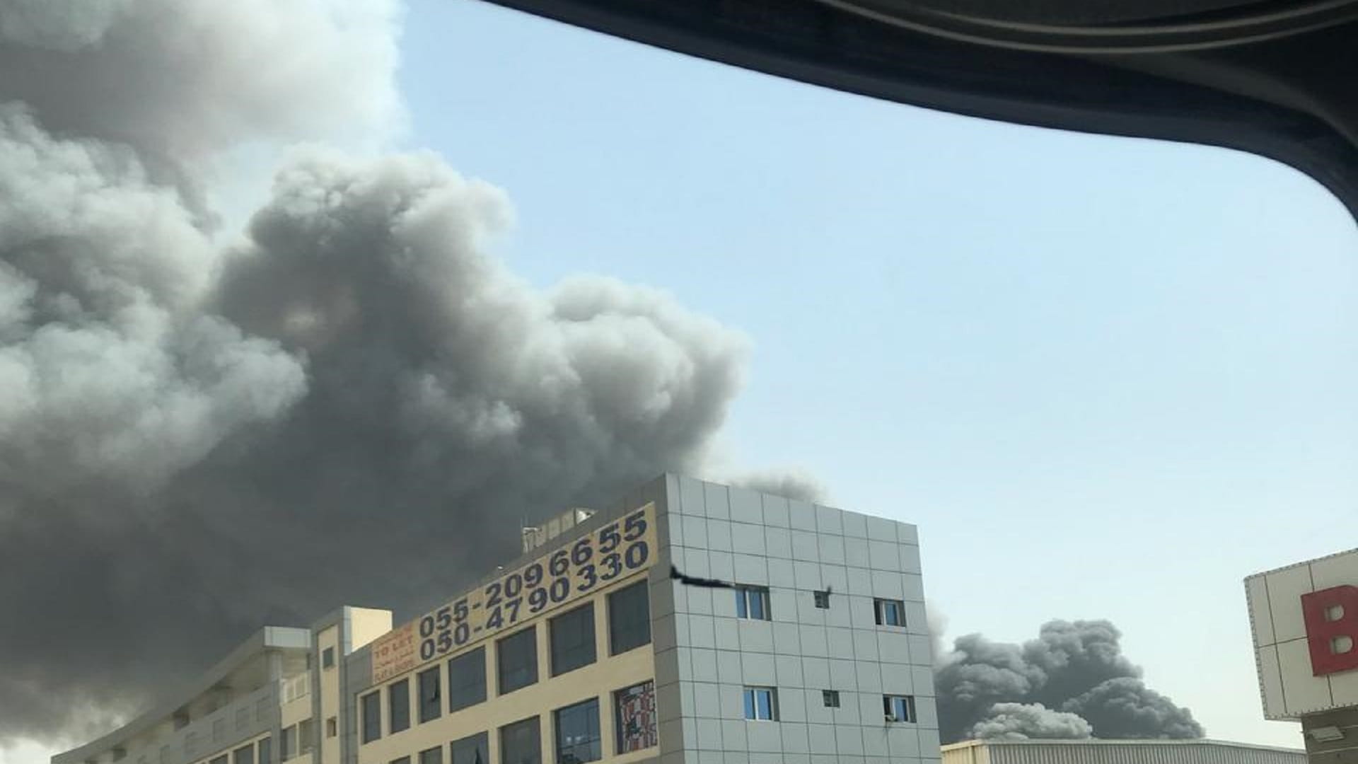 السيطرة على حريق بمستودع للخضار والفواكه بالشارقة دون تسجيل إصابات 