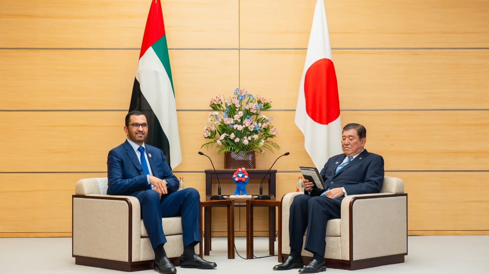 صورة بعنوان: رئيس الدولة يبعث رسالة خطية إلى رئيس وزراء اليابان  