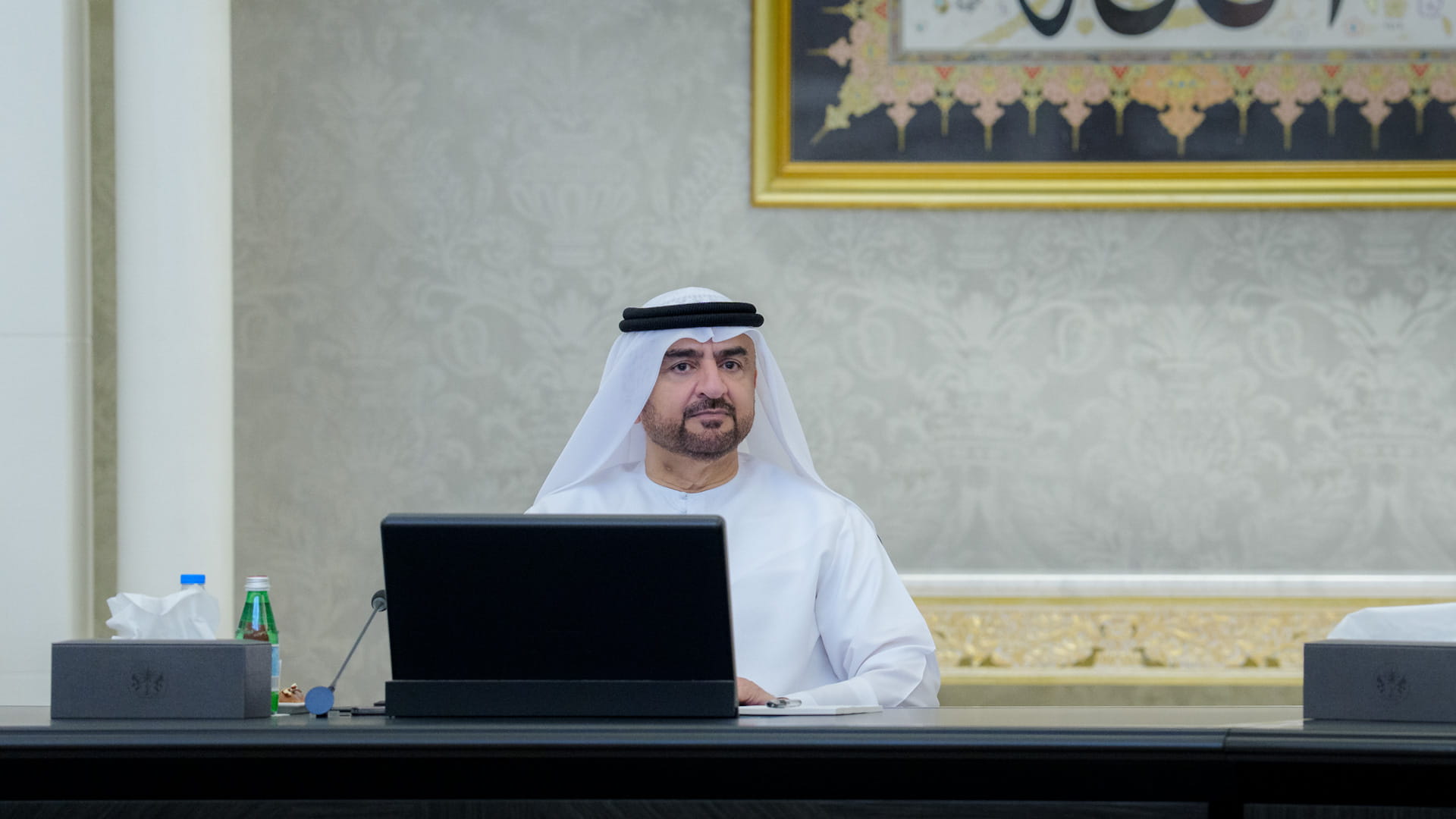 "تنفيذي الشارقة" يبحث سياسات الدوائر والهيئات الحكومية وخطط تنفيذها