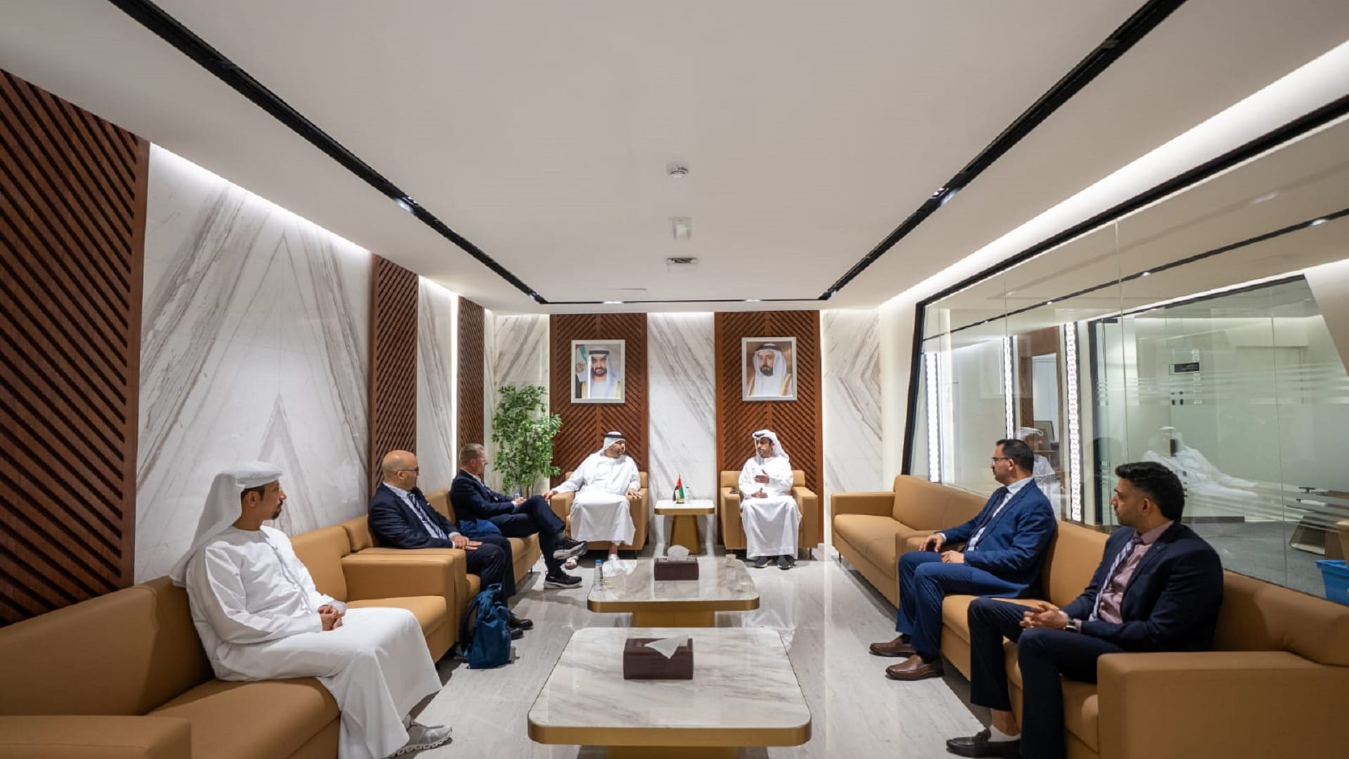 صورة بعنوان: الحزامي يستقبل وفد الاتحاد الدولي للرياضة الجامعية  