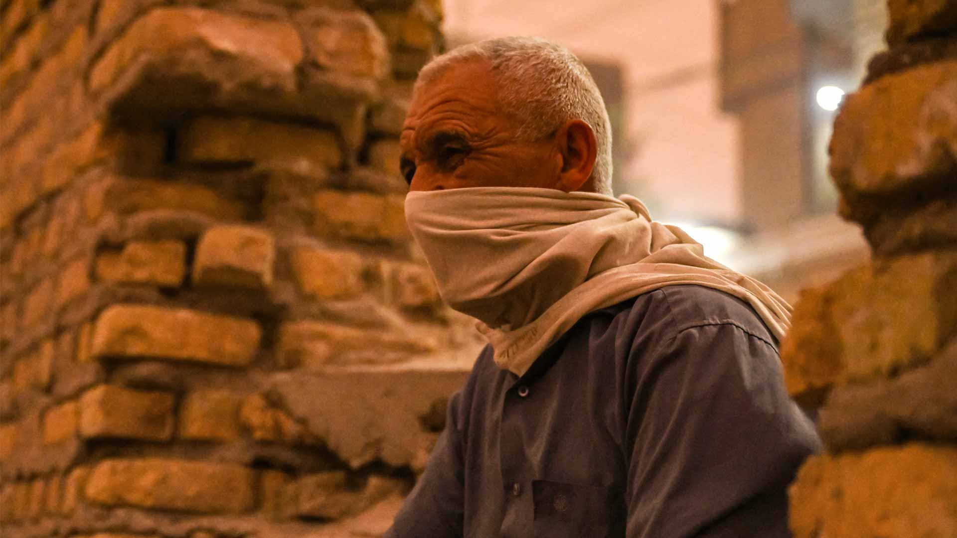 في العراق.. 1500 حالة اختناق بسبب عاصفة رملية شديدة 