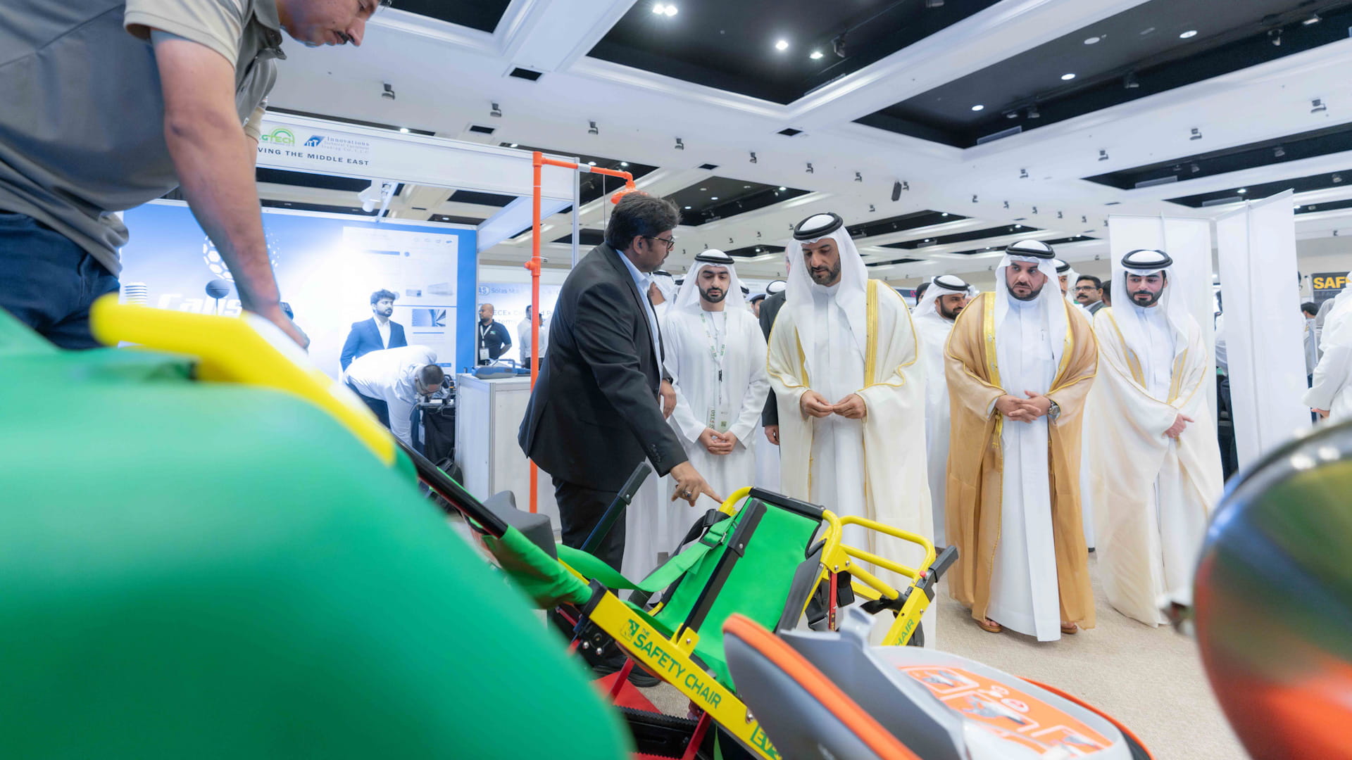 سلطان بن أحمد يشهد انطلاق معرض الصحة والسلامة والبيئة الـ2