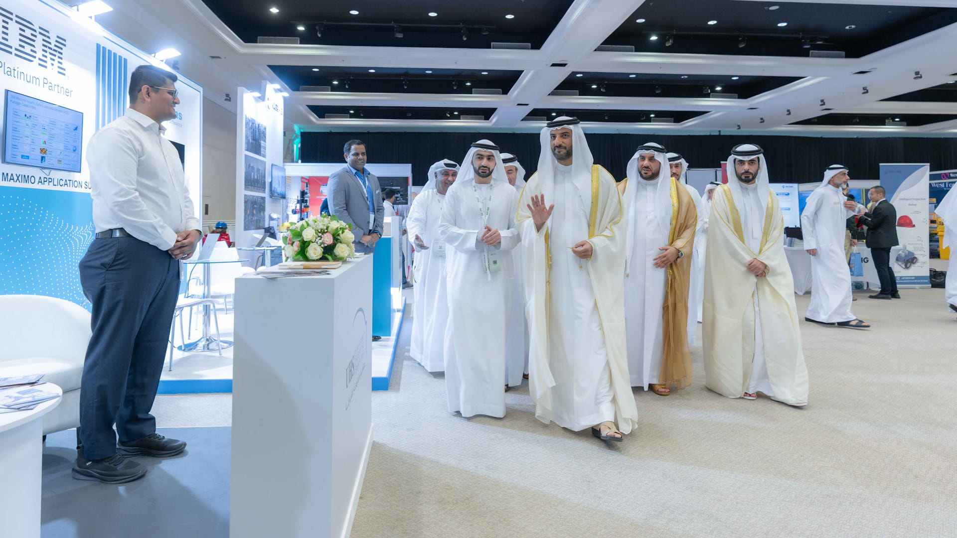 سلطان بن أحمد يشهد انطلاق معرض الصحة والسلامة والبيئة الـ2