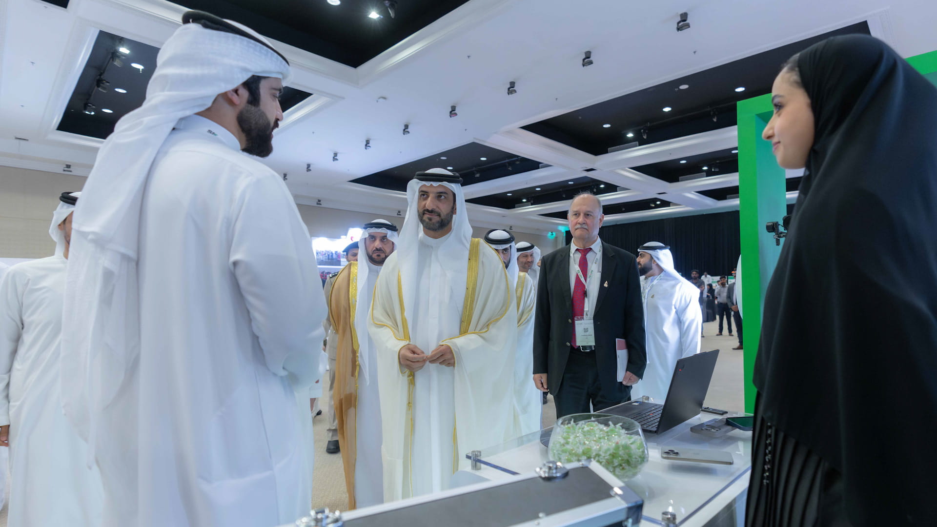 سلطان بن أحمد يشهد انطلاق معرض الصحة والسلامة والبيئة الـ2