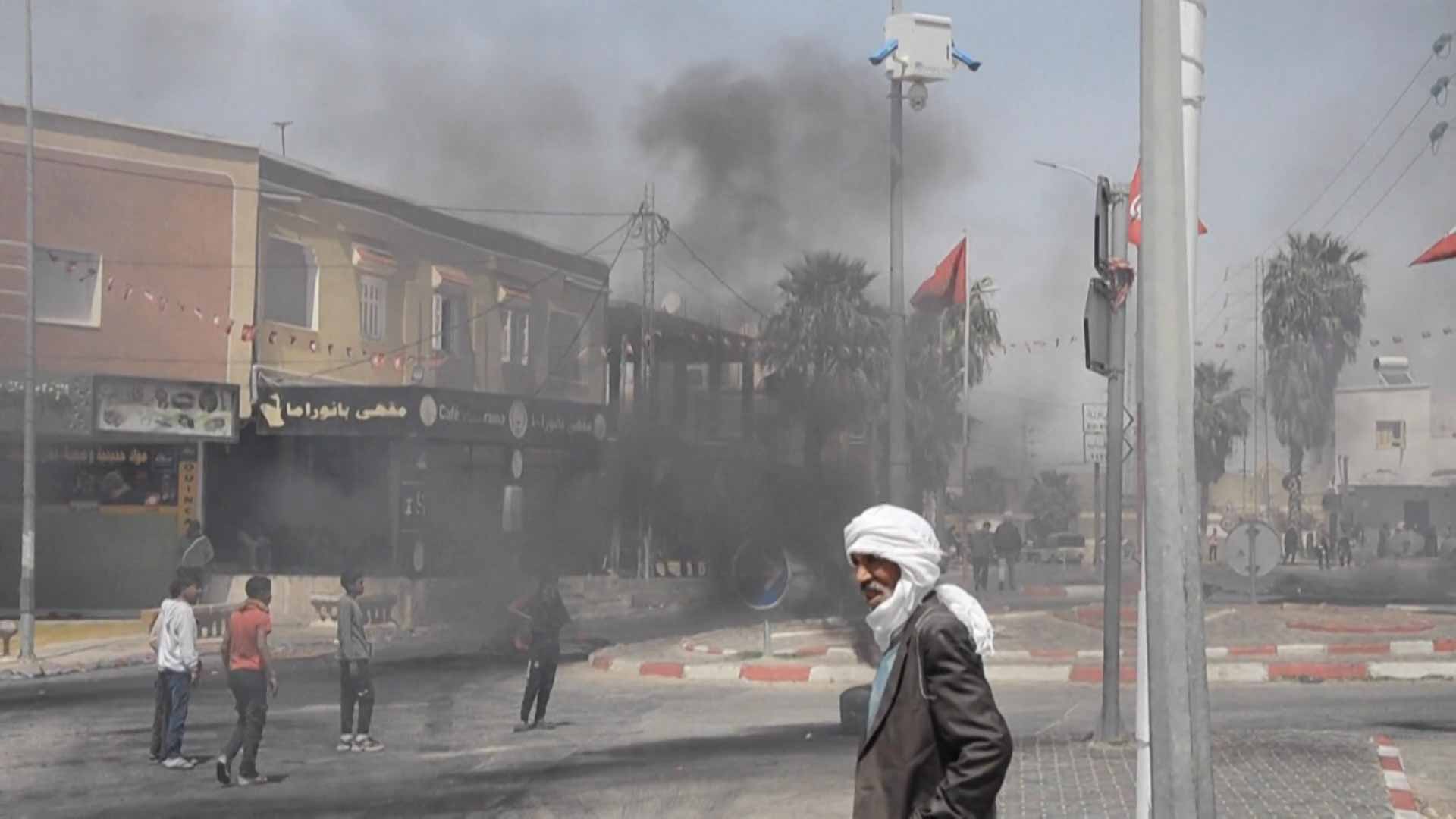 احتجاجات في وسط تونس بعد وفاة 3 تلاميذ إثر سقوط جدار مدرسة 