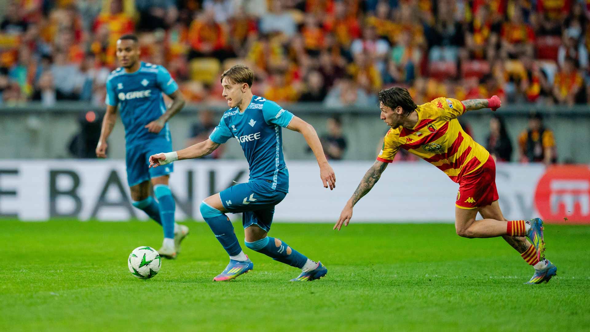 ريال بيتيس يتأهل لنصف نهائي كونفرنس ليغ 