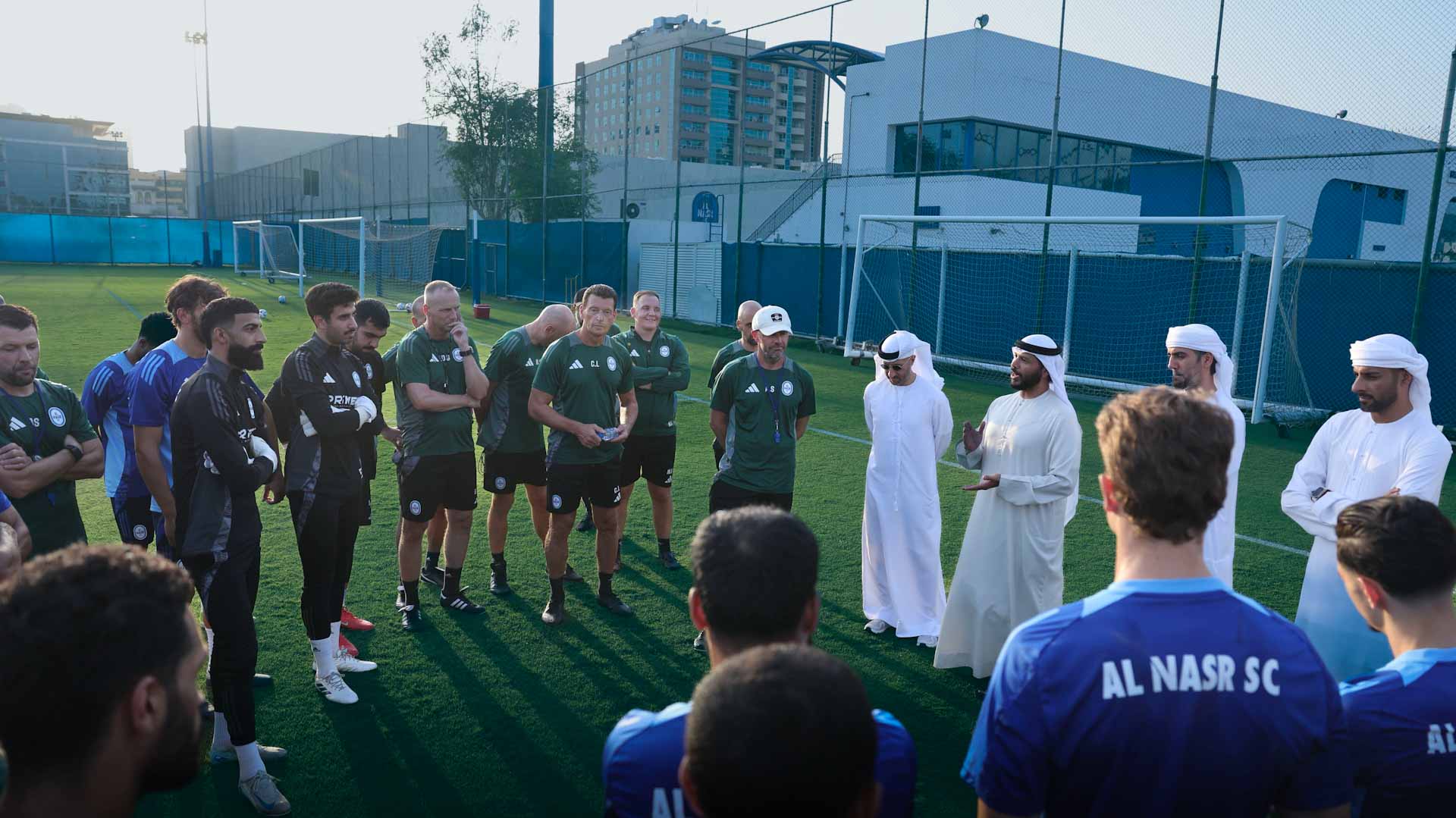 المدرب "شرودر" يعلن رحيله عن النصر بنهاية الموسم  