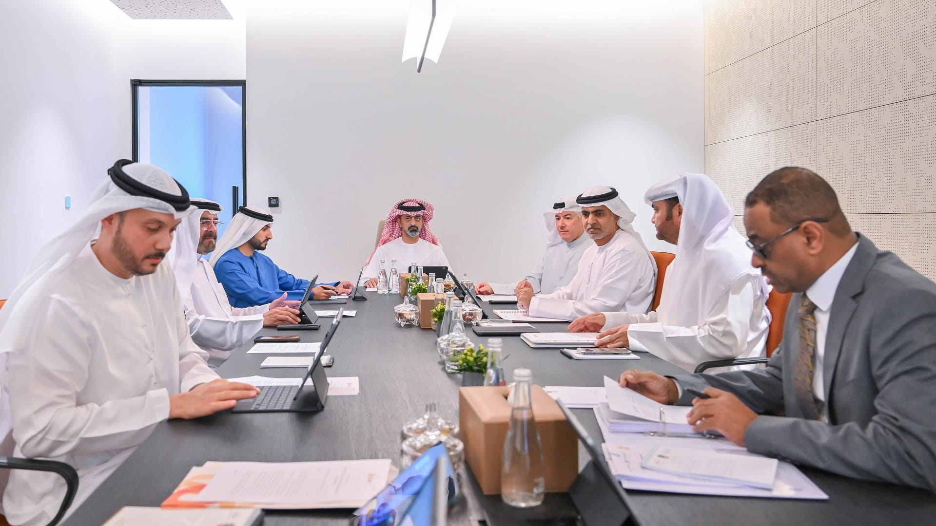 Ammar bin Humaid chairs board meeting of Ajman Bank 