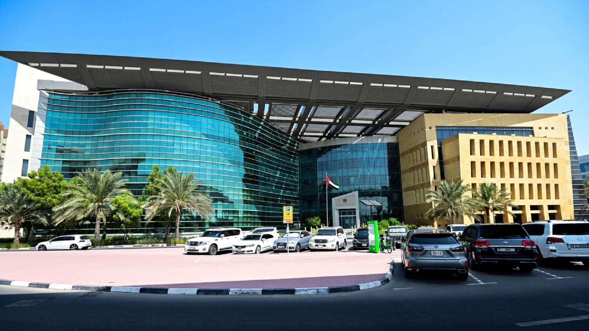 وزارة الطاقة تشارك بمعرض ومؤتمر المركبات الكهربائية 