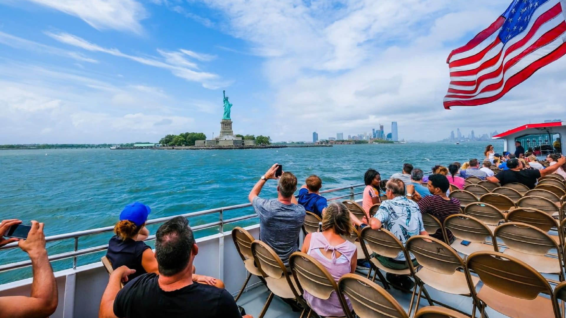 تراجع عدد السائحين الأجانب إلى الولايات المتحدة 12 % في مارس 