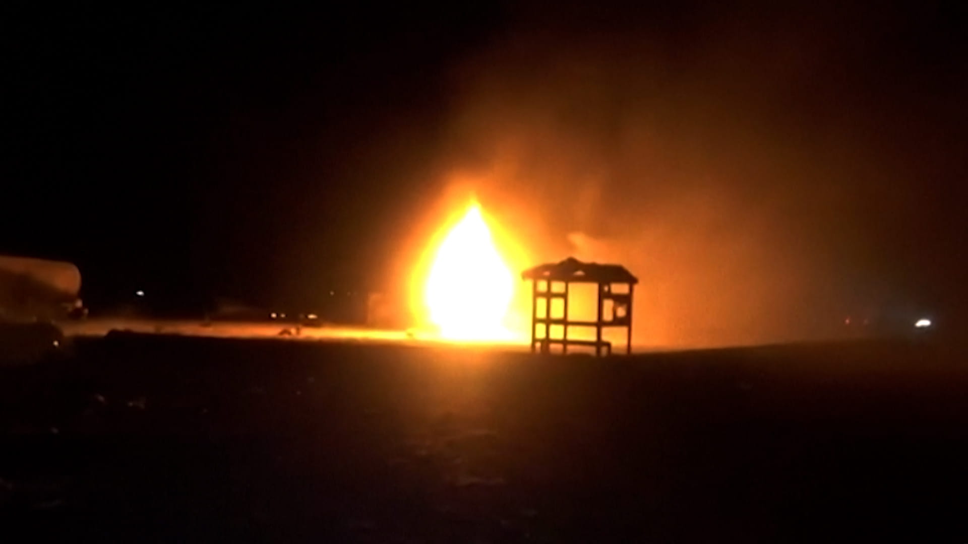 على البحر الأحمر.. الجيش الأميركي يؤكد "تدمير" ميناء نفطي باليمن 