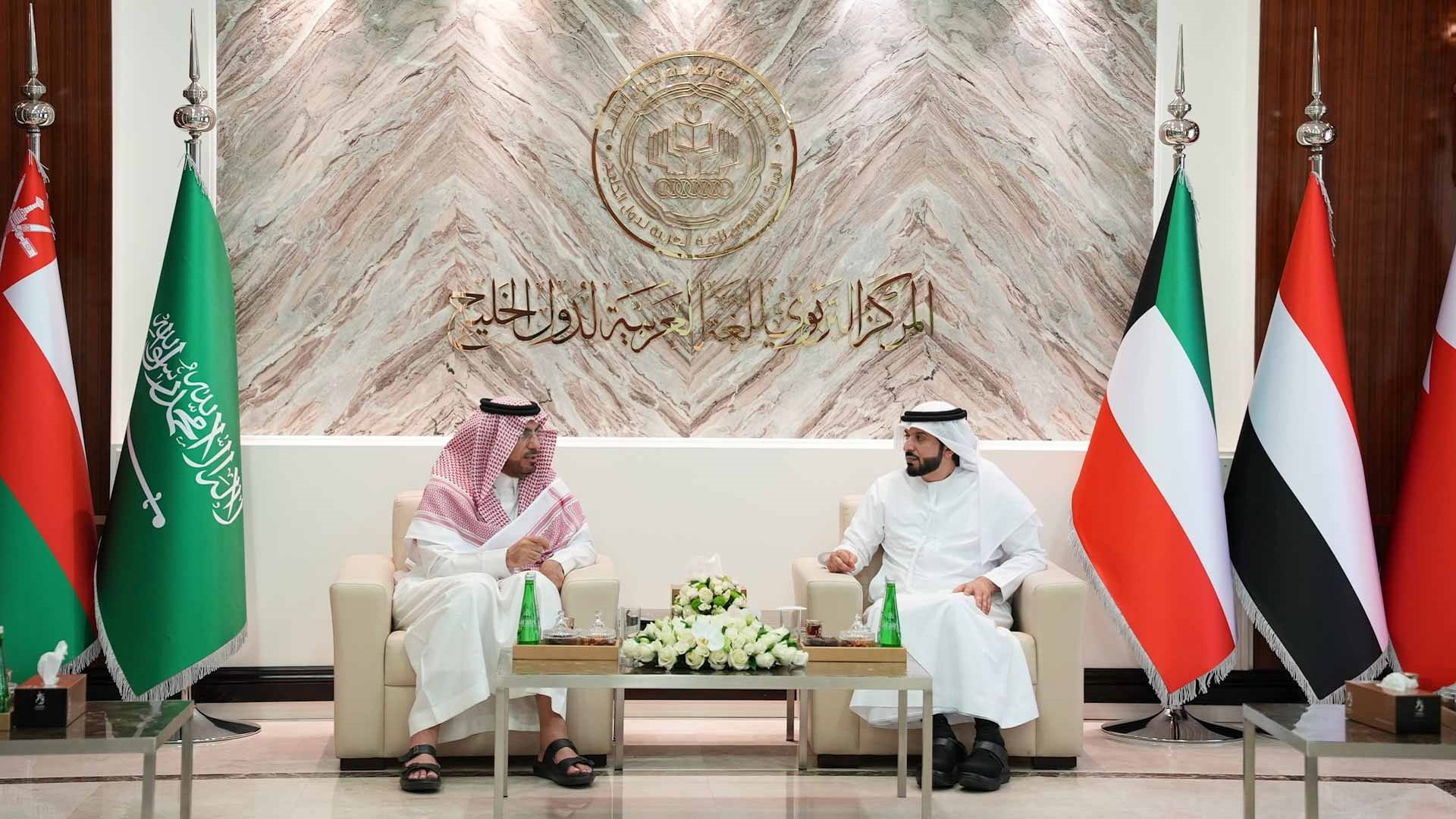 مدير مكتب التربية لدول الخليج يزور "التربوي للغة العربية بالشارقة" 