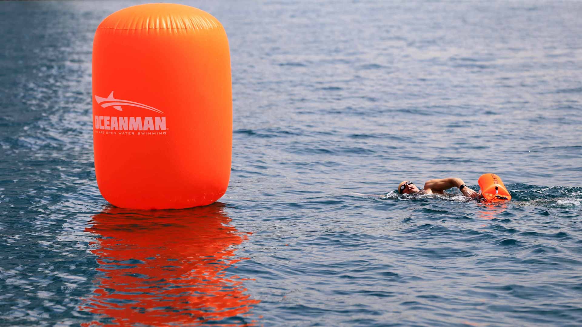 بطولة "أوشن مان" العالمية للسباحة تنطلق غداً على شاطئ الخان 