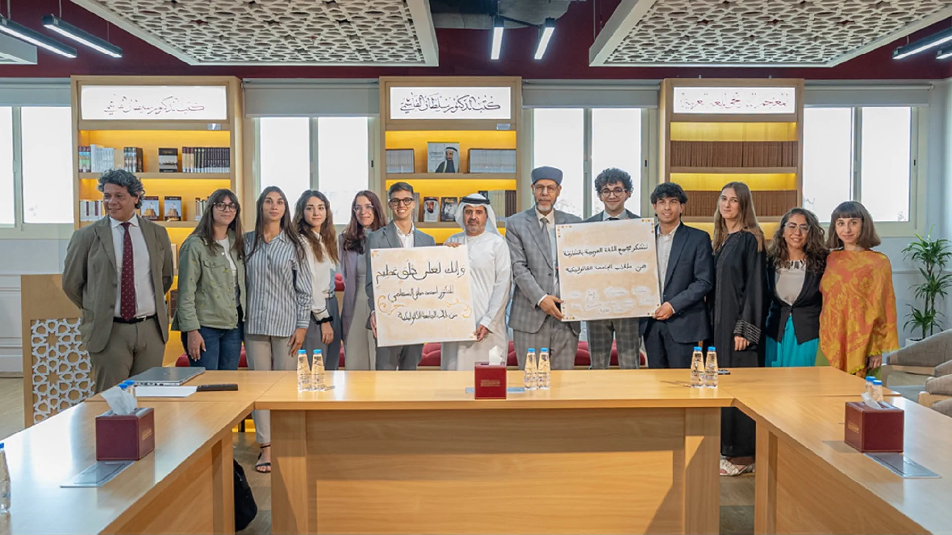 مجمع اللغة العربية بالشارقة يحتفي بتخريج 11 طالبة وطالباً إيطالياً