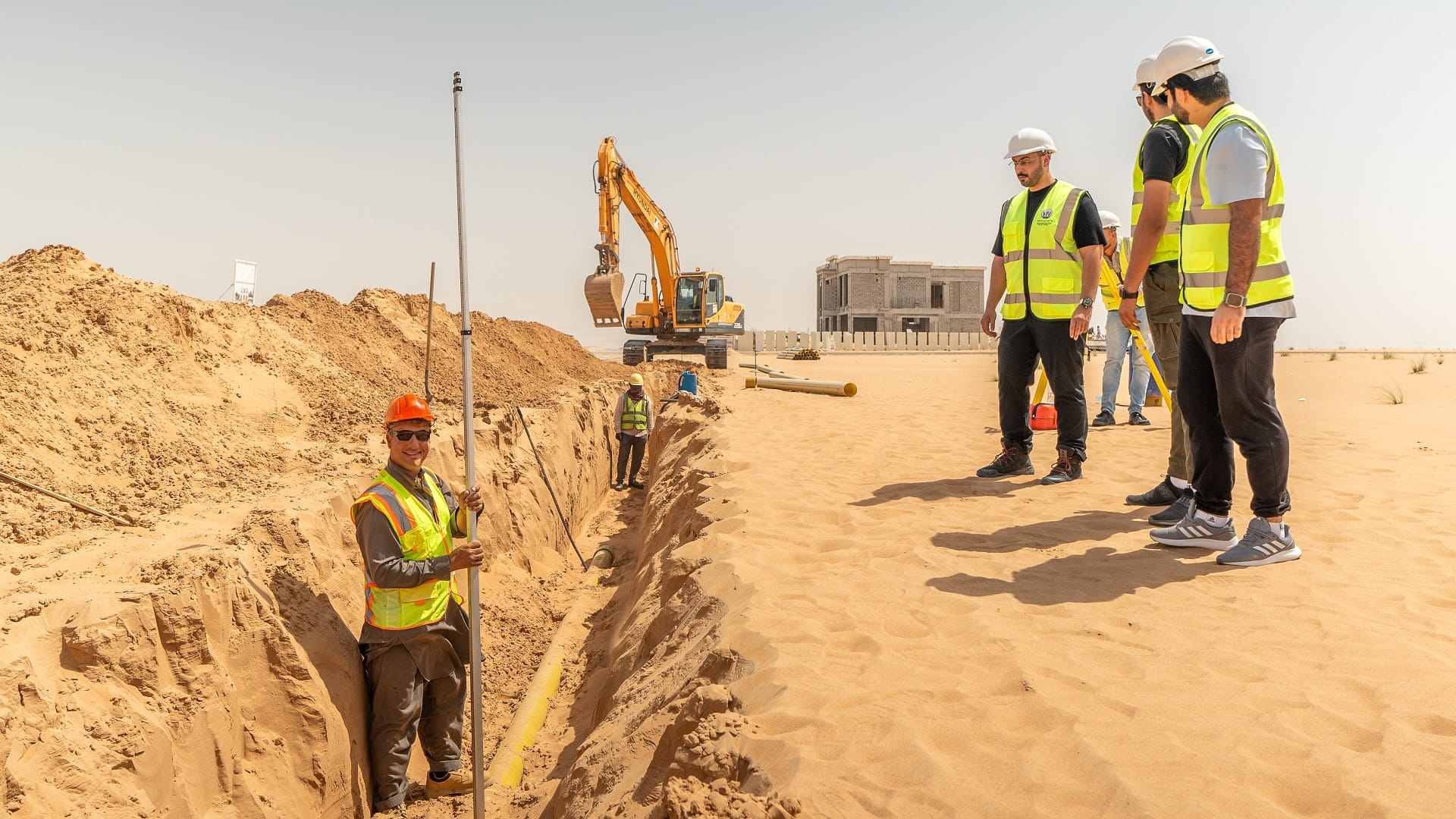 كهرباء الشارقة تنفذ مشروعات خطوط وتمديد مياه للمناطق الجديدة 