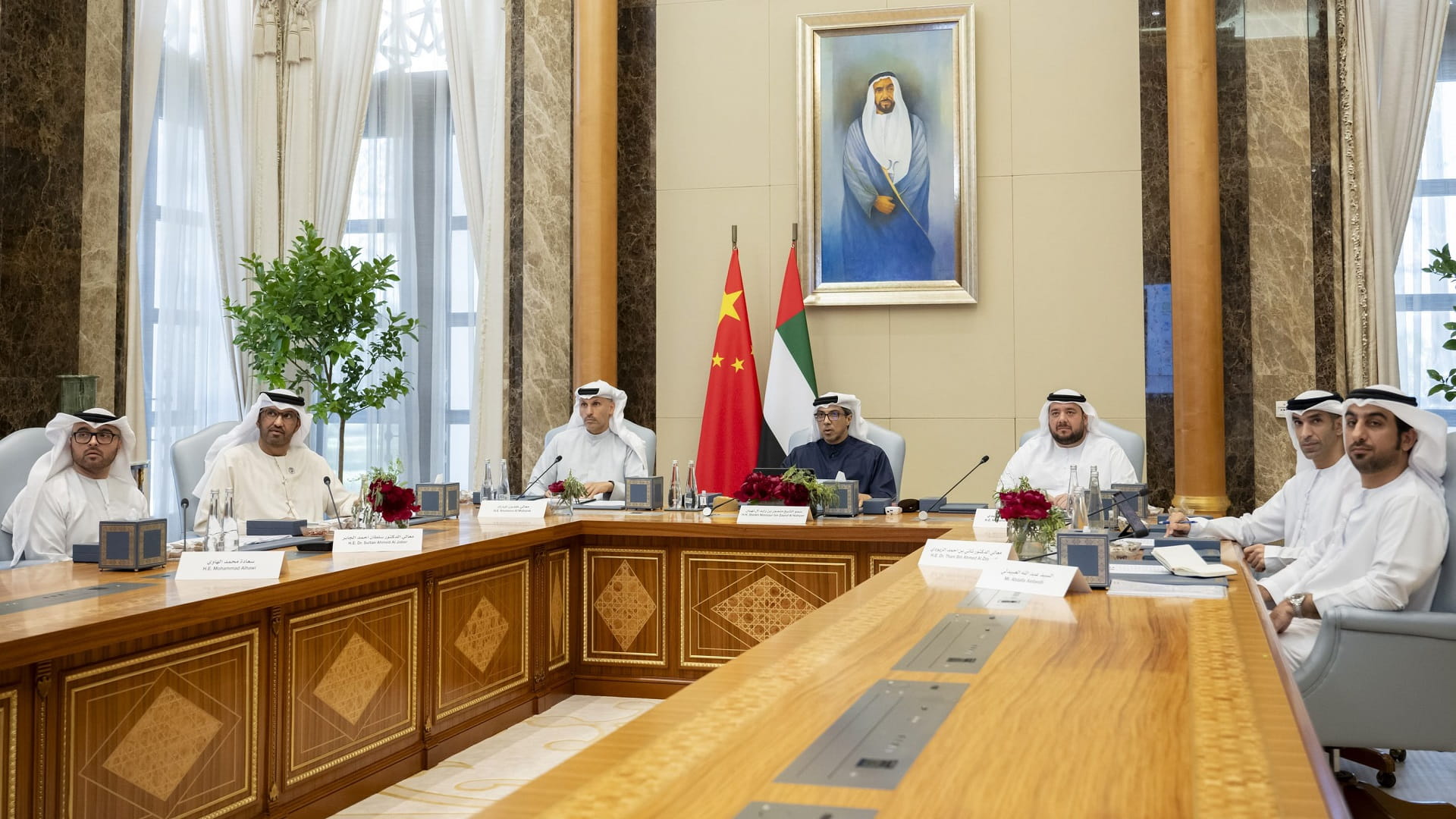 Mansour bin Zayed chairs first “UAE-China Investment” meeting 