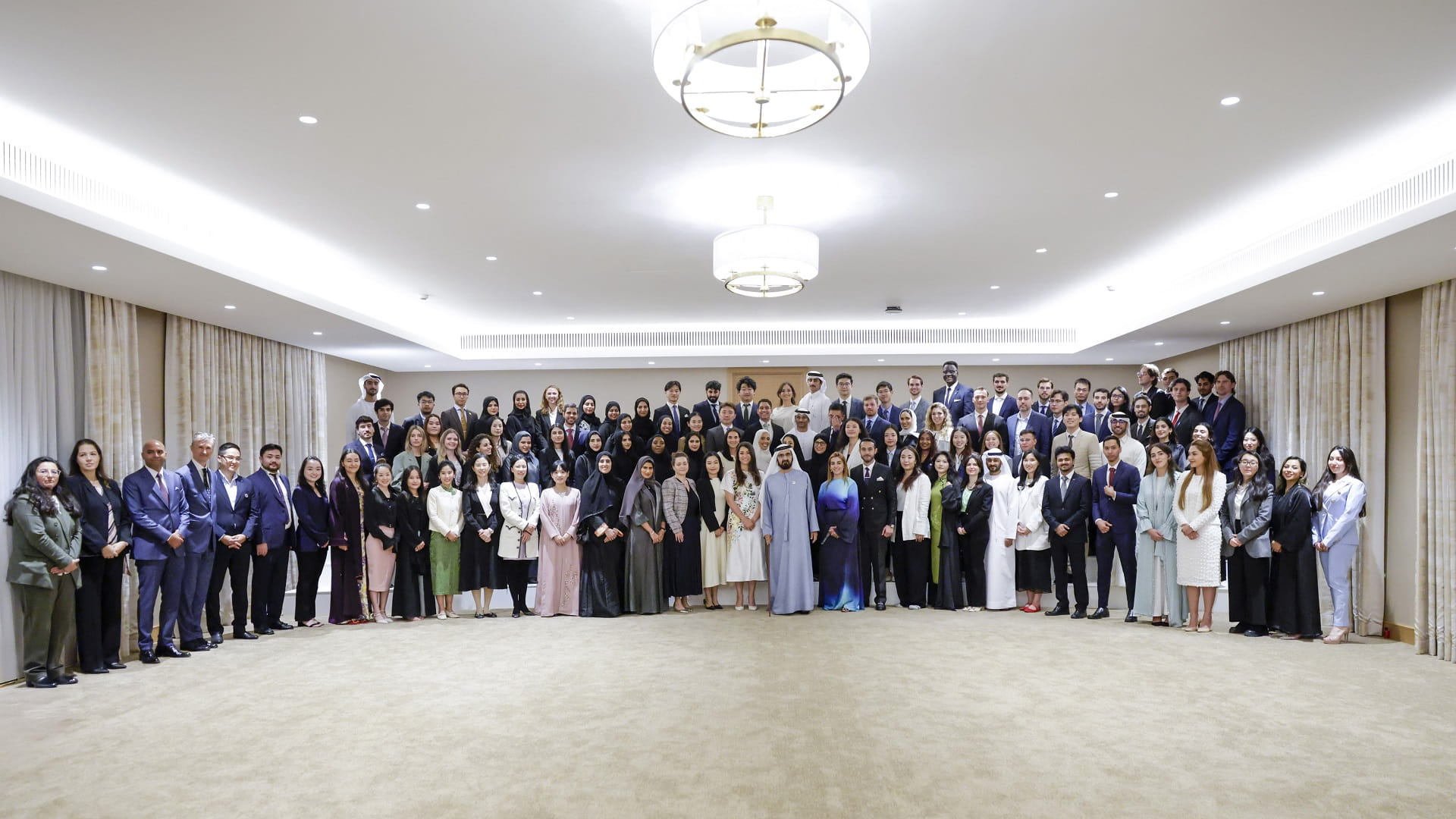 Mohammed bin Rashid meets Dubai Business Associates Alumni 