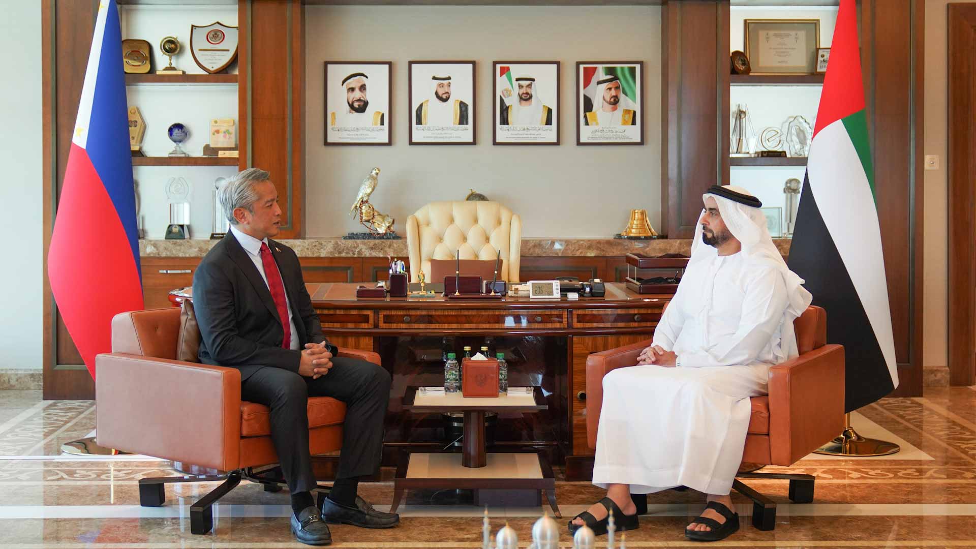 Saif bin Zayed meets Philippine Interior Minister 